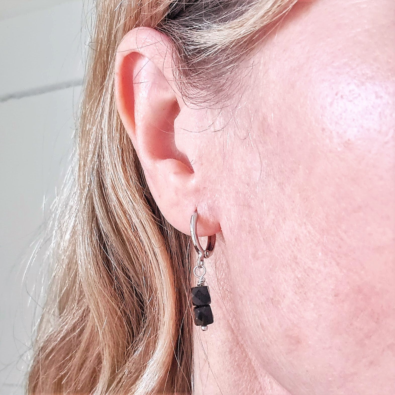 Oorringen Dark Sense, goud obsidiaan