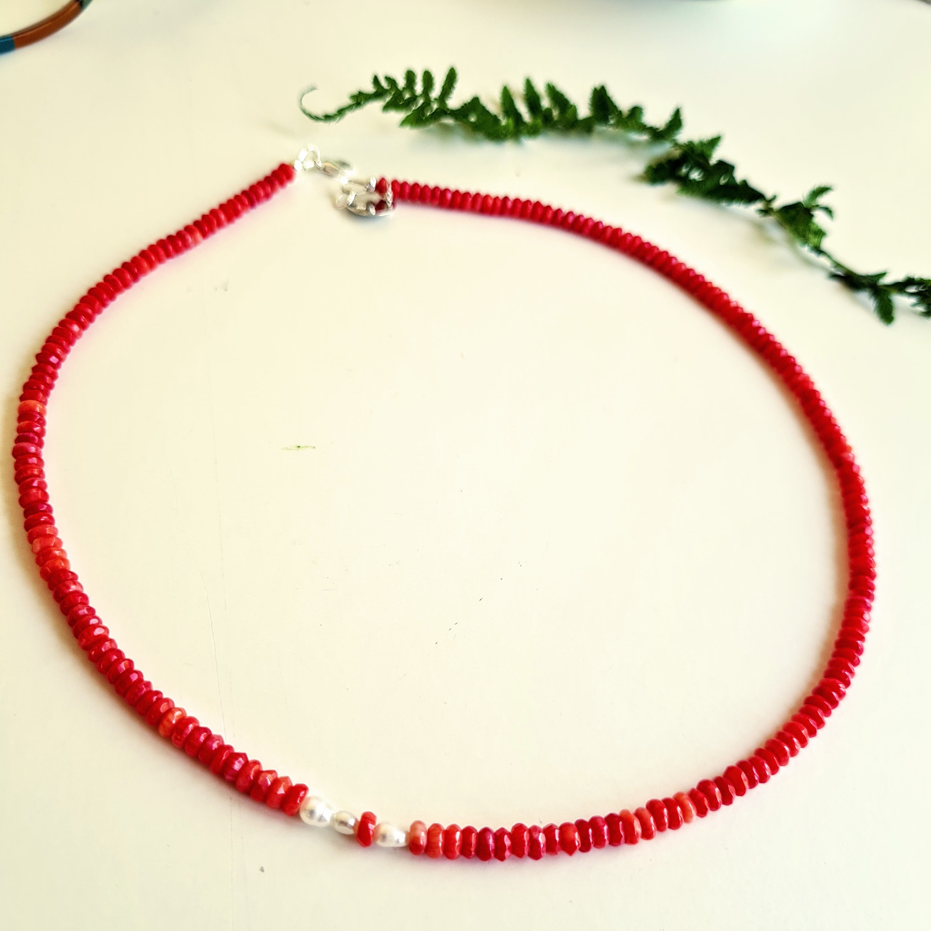 Ketting Happiness, koraal, parel