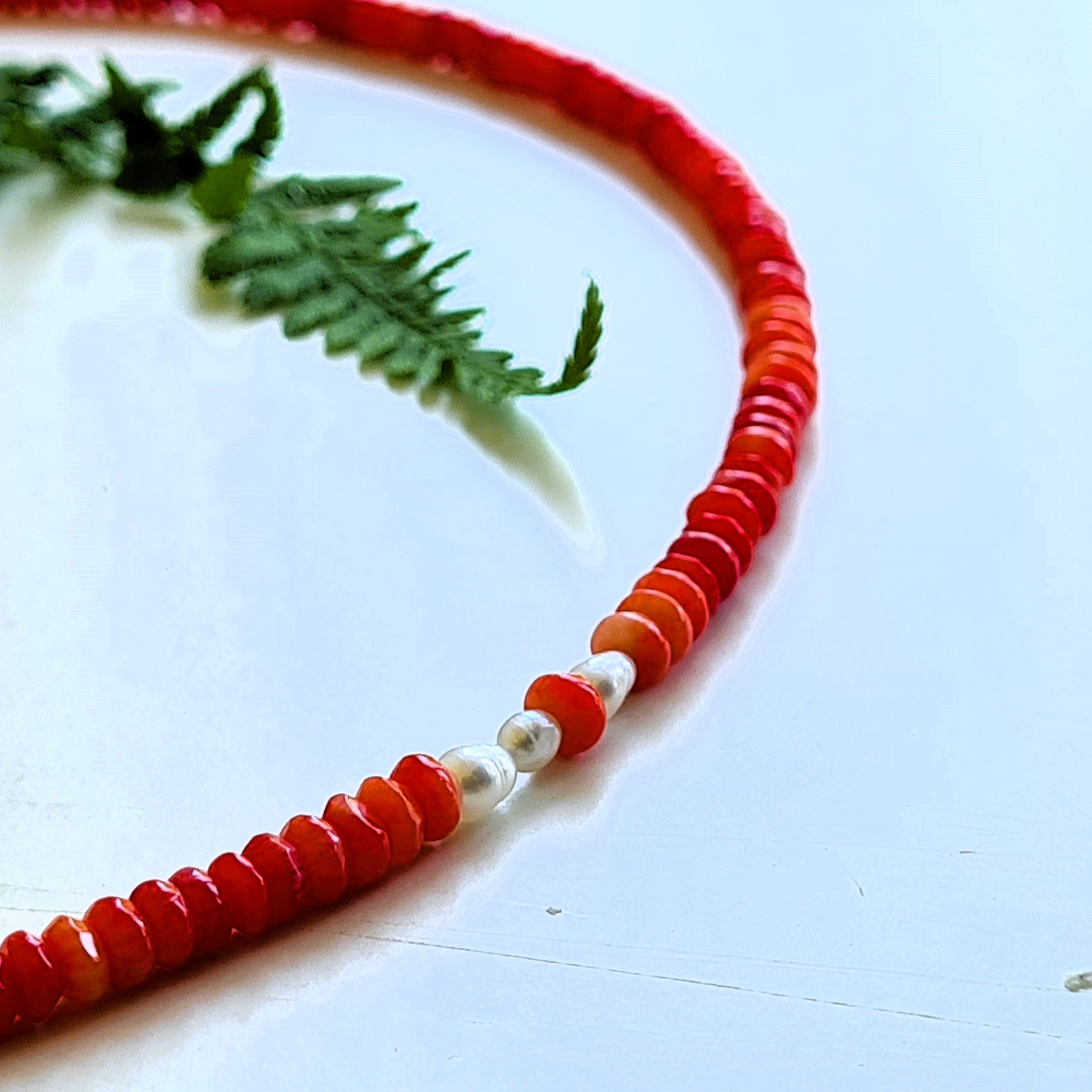 Ketting Happiness, koraal, parel