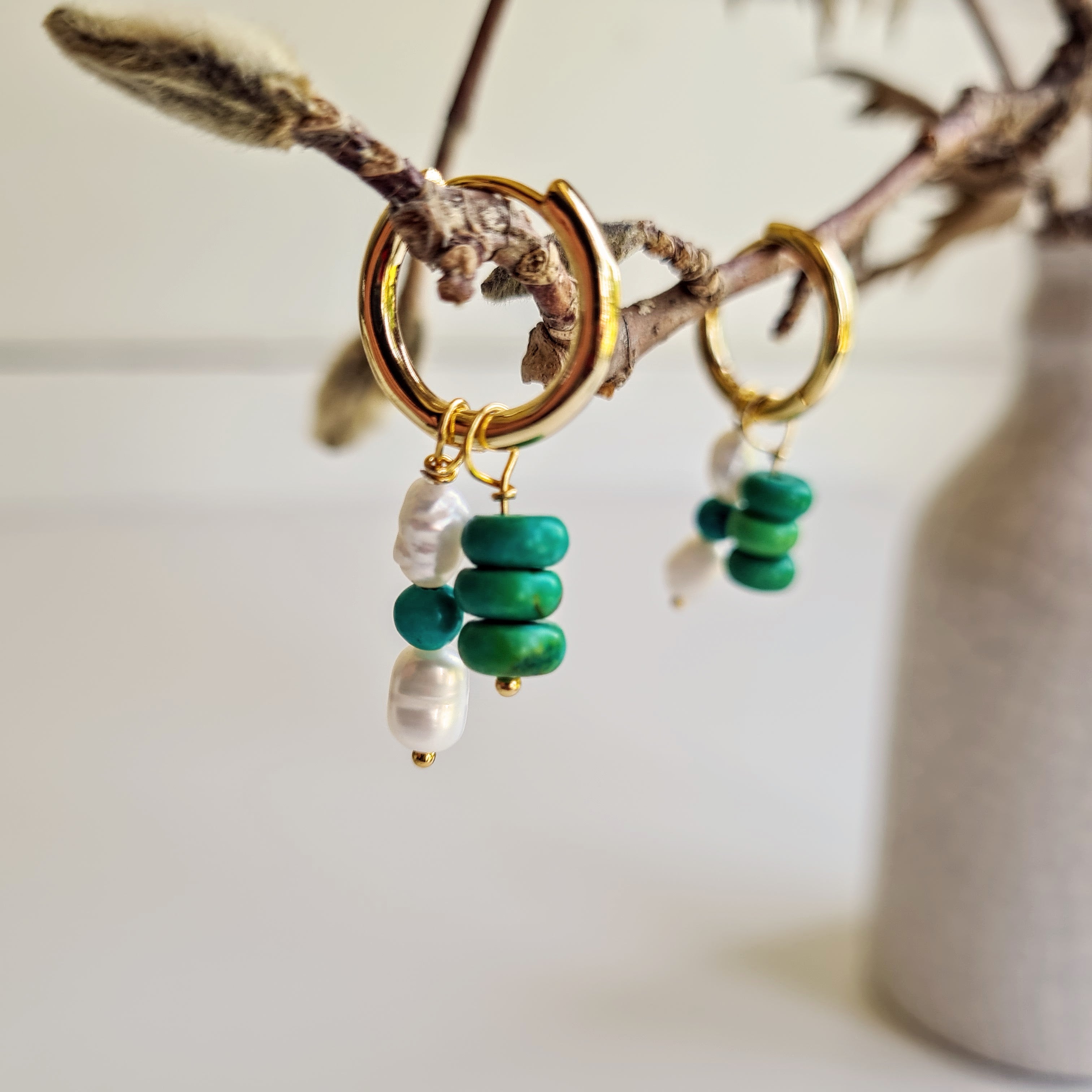 Oorringen Green Dreams, chrysocolla, parel