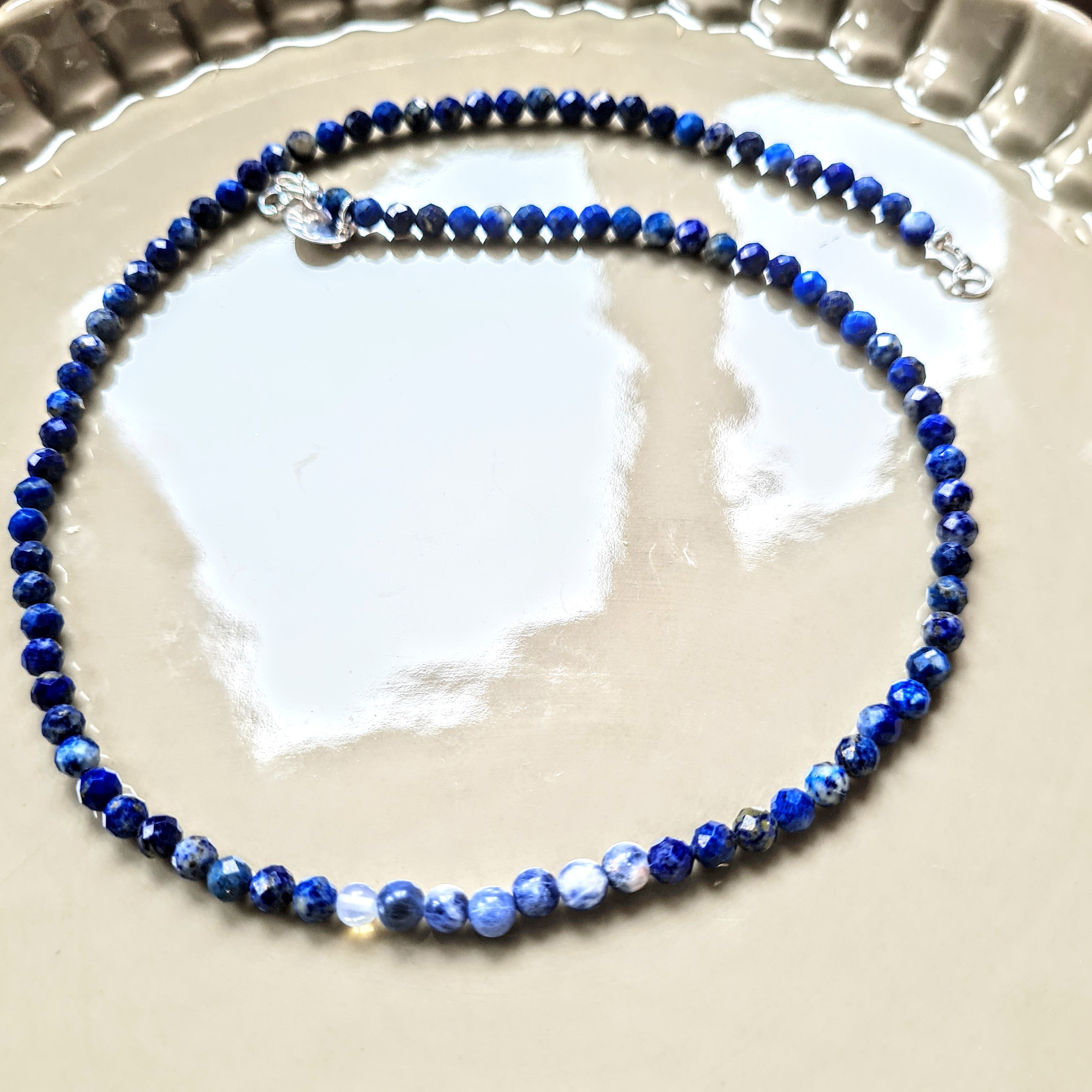 Ketting Blue Wisdom, lapis lazuli, sodaliet, maansteen