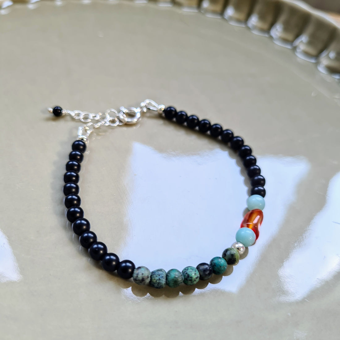 Enkelbandje Green Shadow, Afrikaans turquoise, carneool, amazoniet, onyx