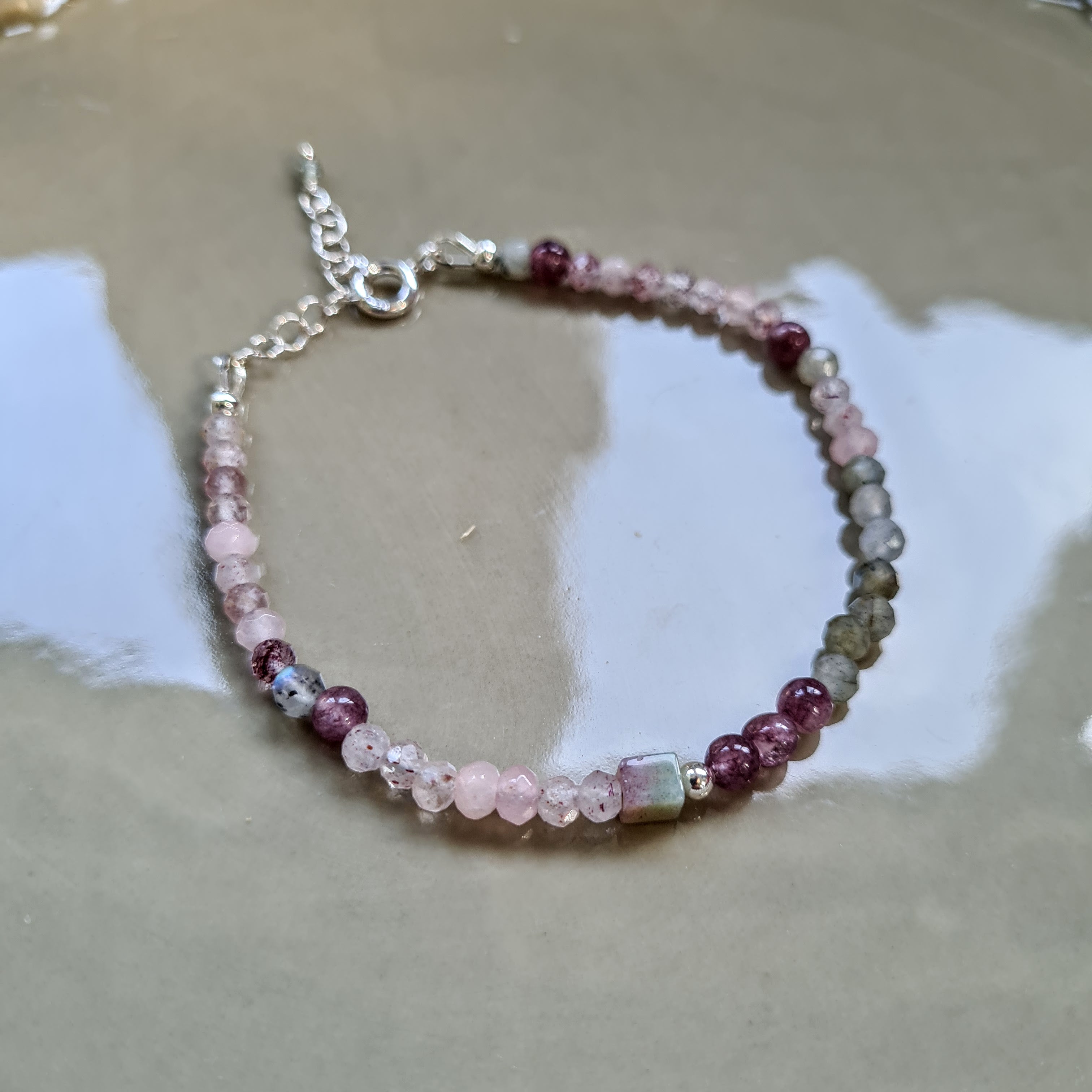 Armband Perhaps, lepidoliet, rozekwarts en labradoriet
