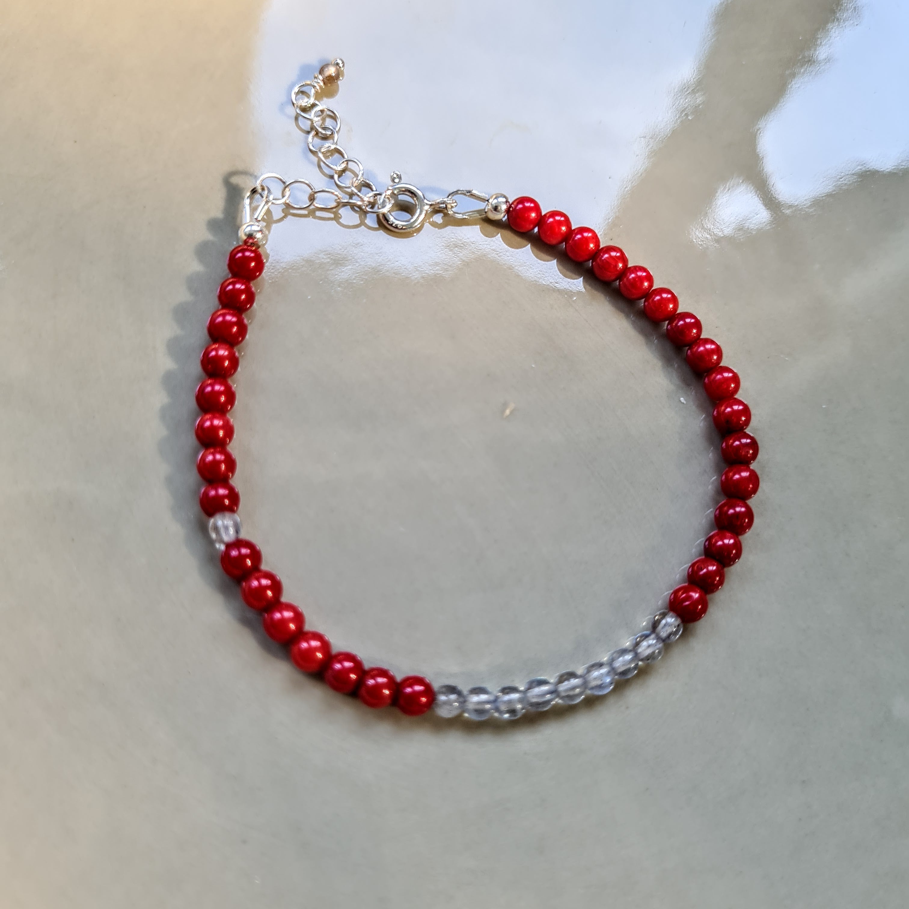 Armband Red Cheeky, koraal en labradoriet