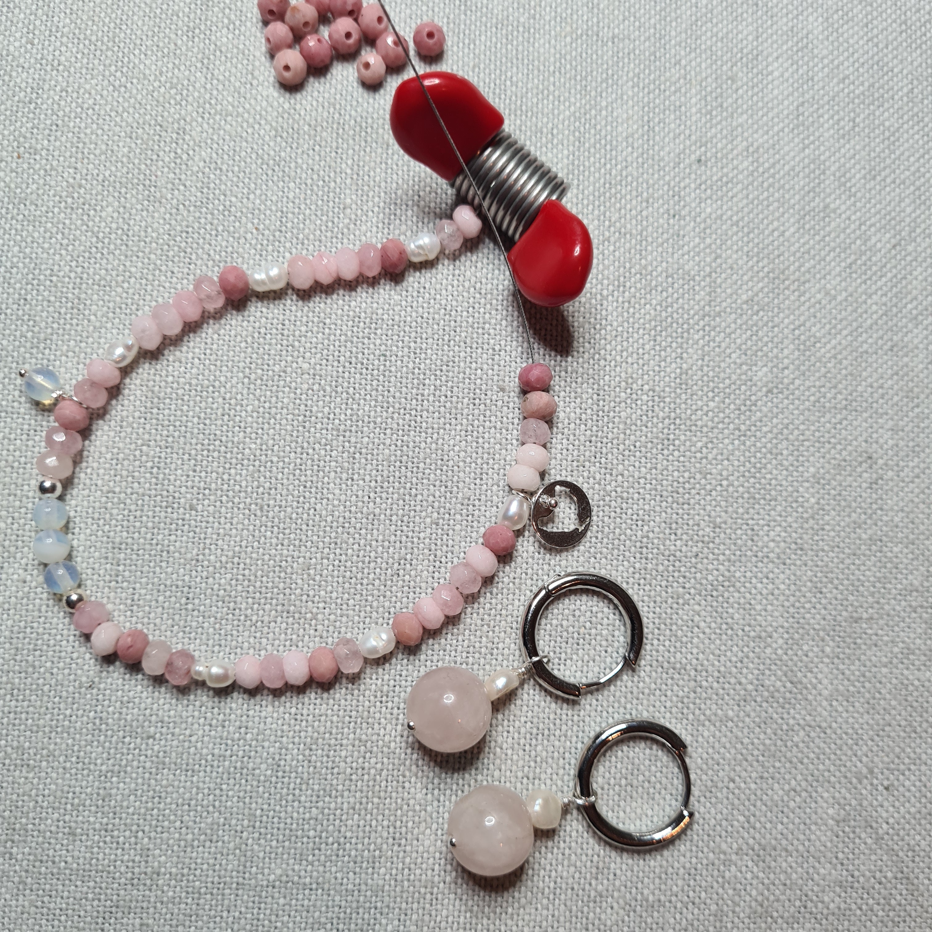 Armband Pink Blossom, jade, parel, maansteen, rhodoniet