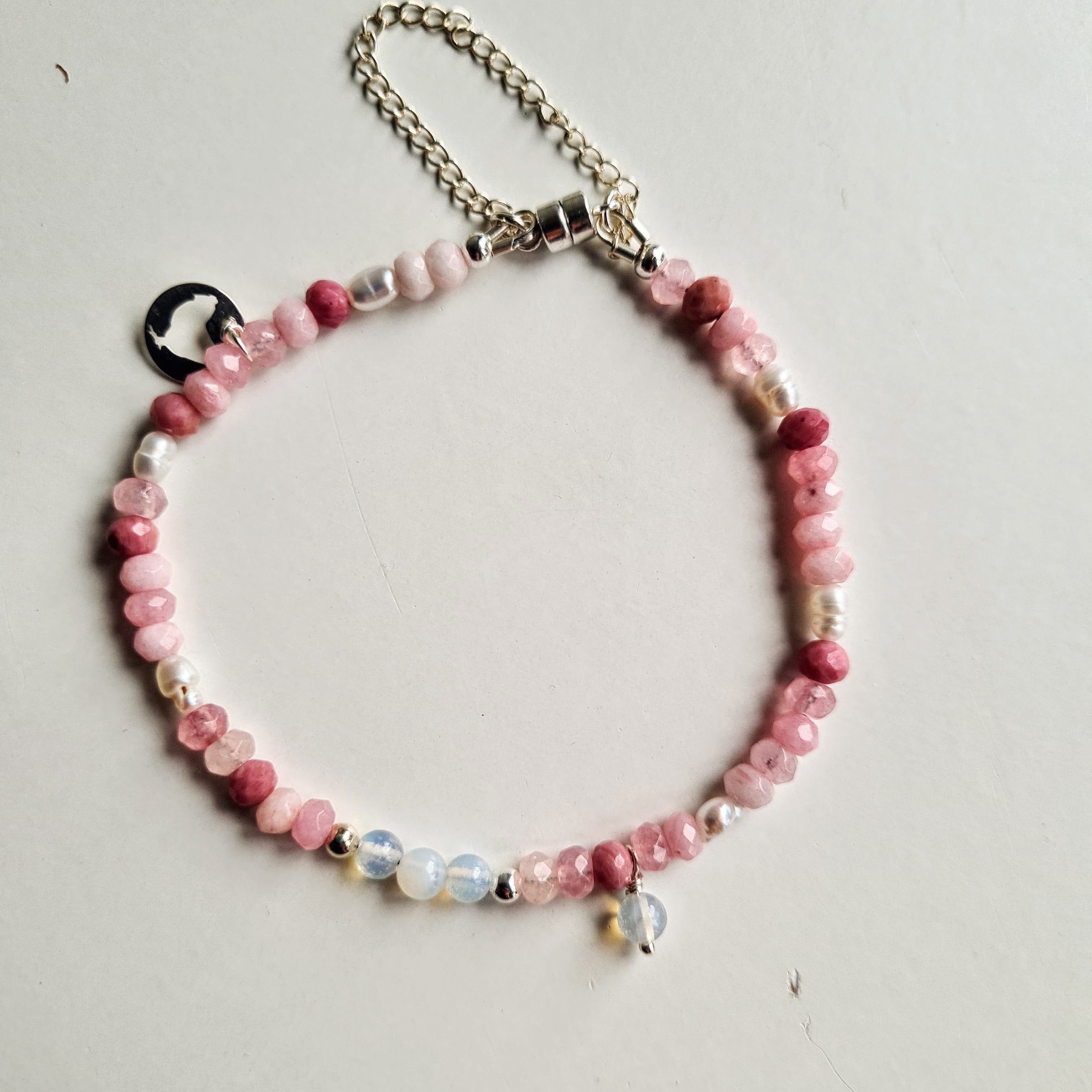 Armband Pink Blossom, jade, parel, maansteen, rhodoniet