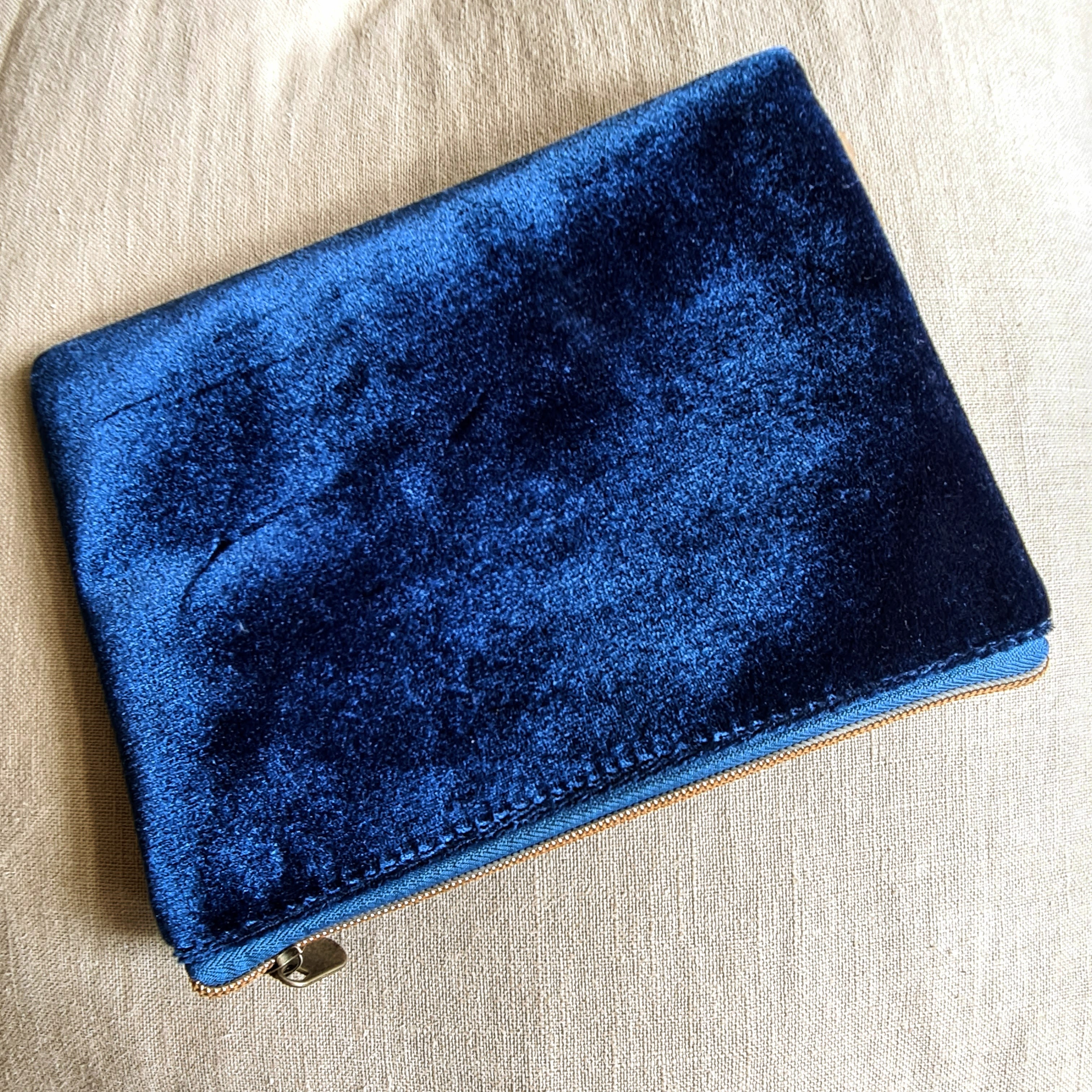 Bewaaretui Royal Blue