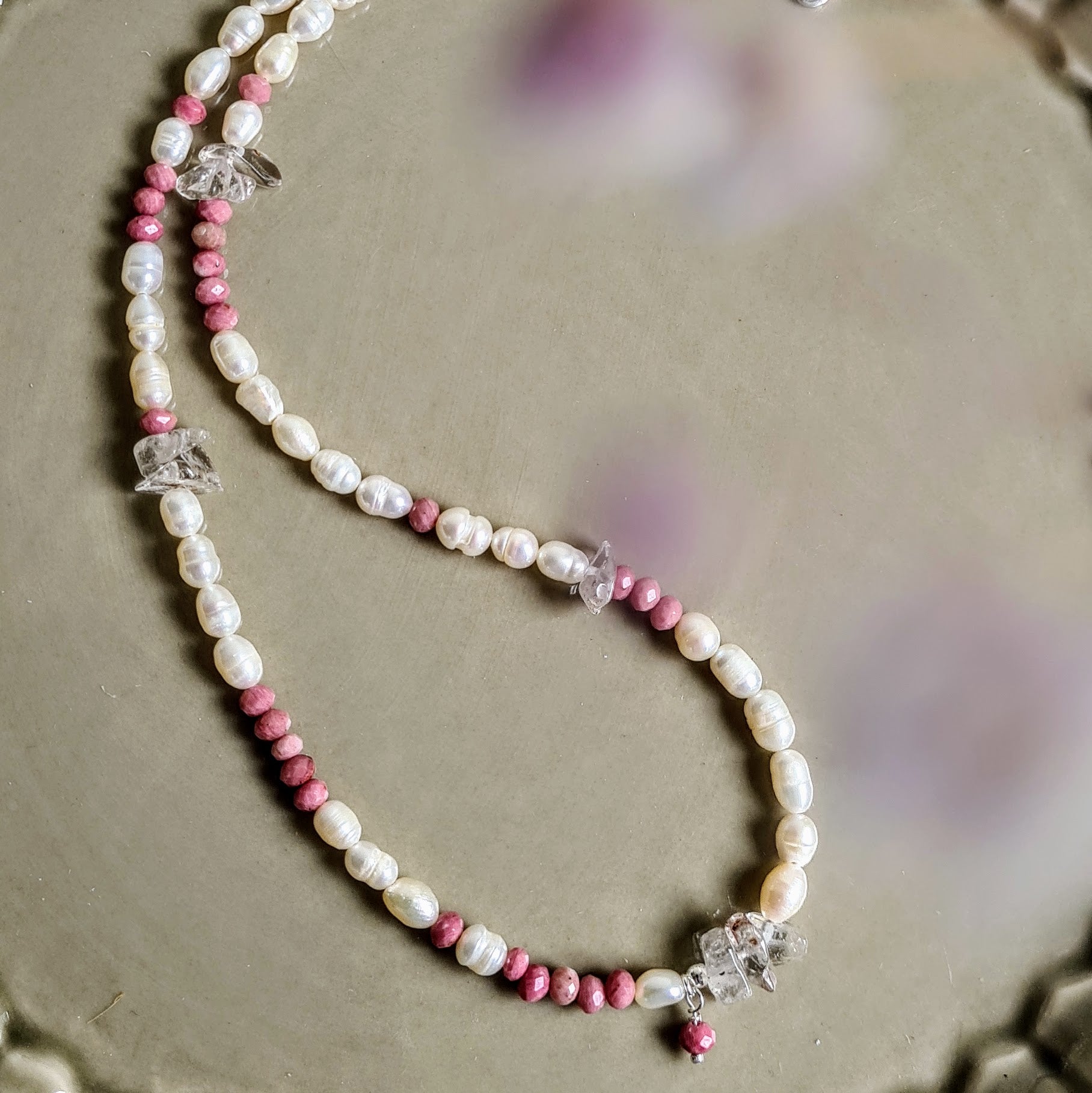 Ketting Pink Delight, parel, bergkristal, rhodoniet