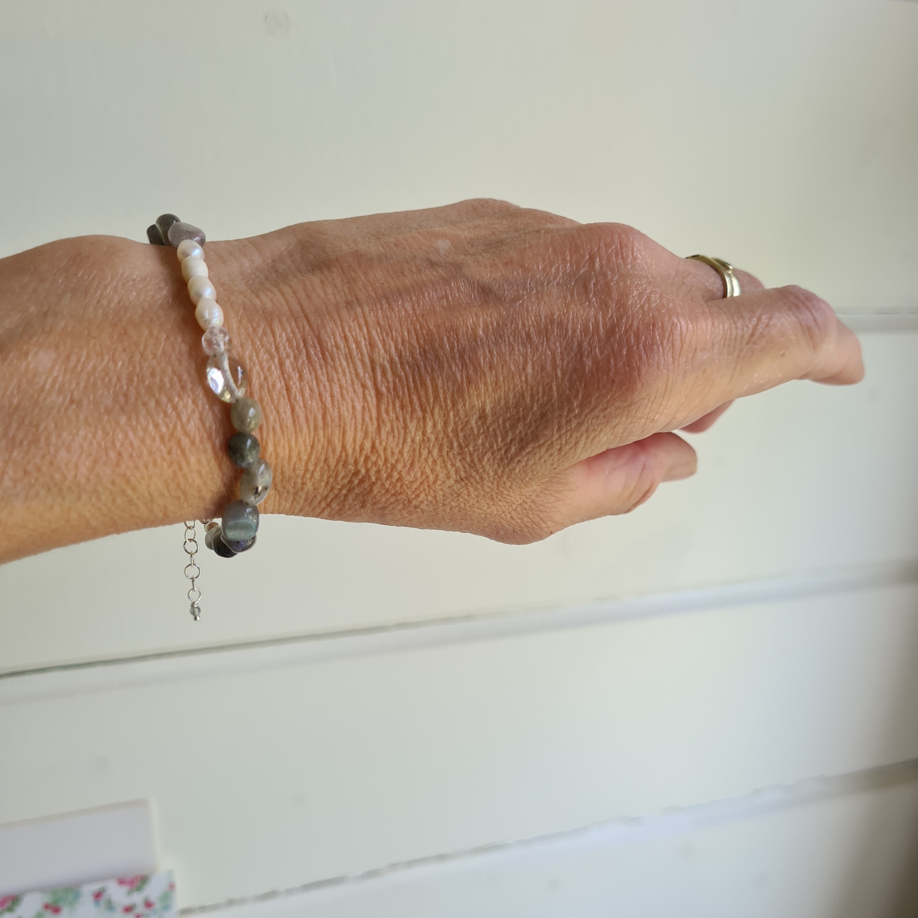 Armband Hidden Intuition, parel, labradoriet (kopie)