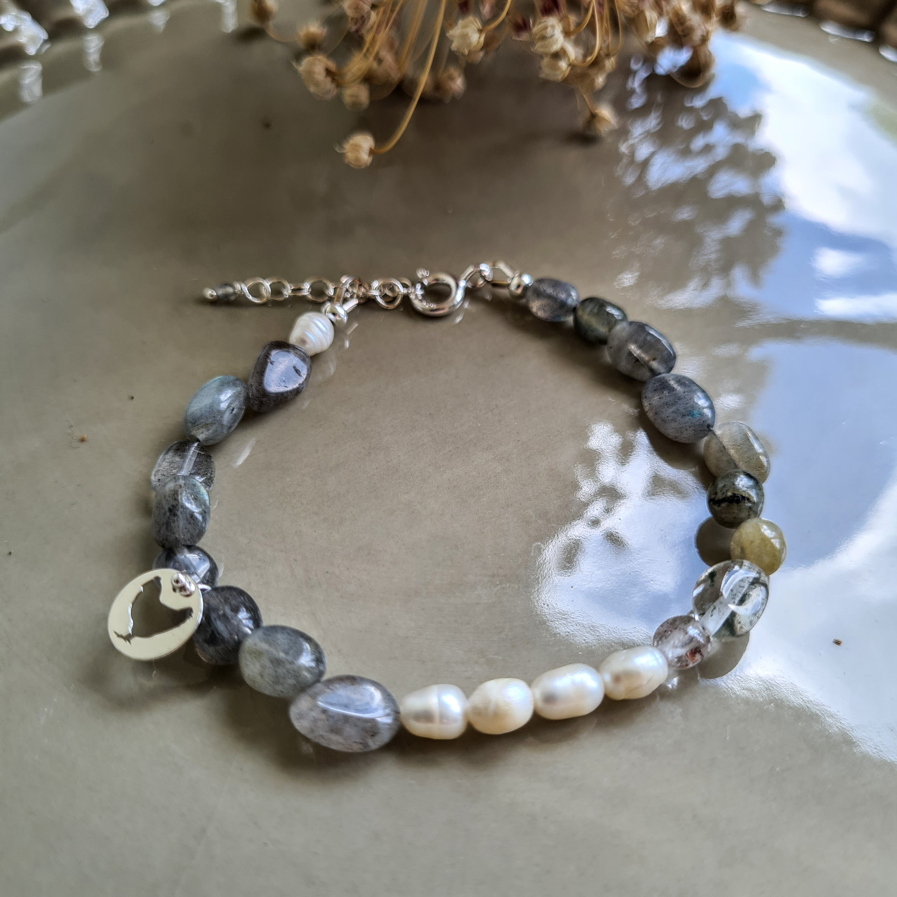 Armband Hidden Intuition, parel, labradoriet