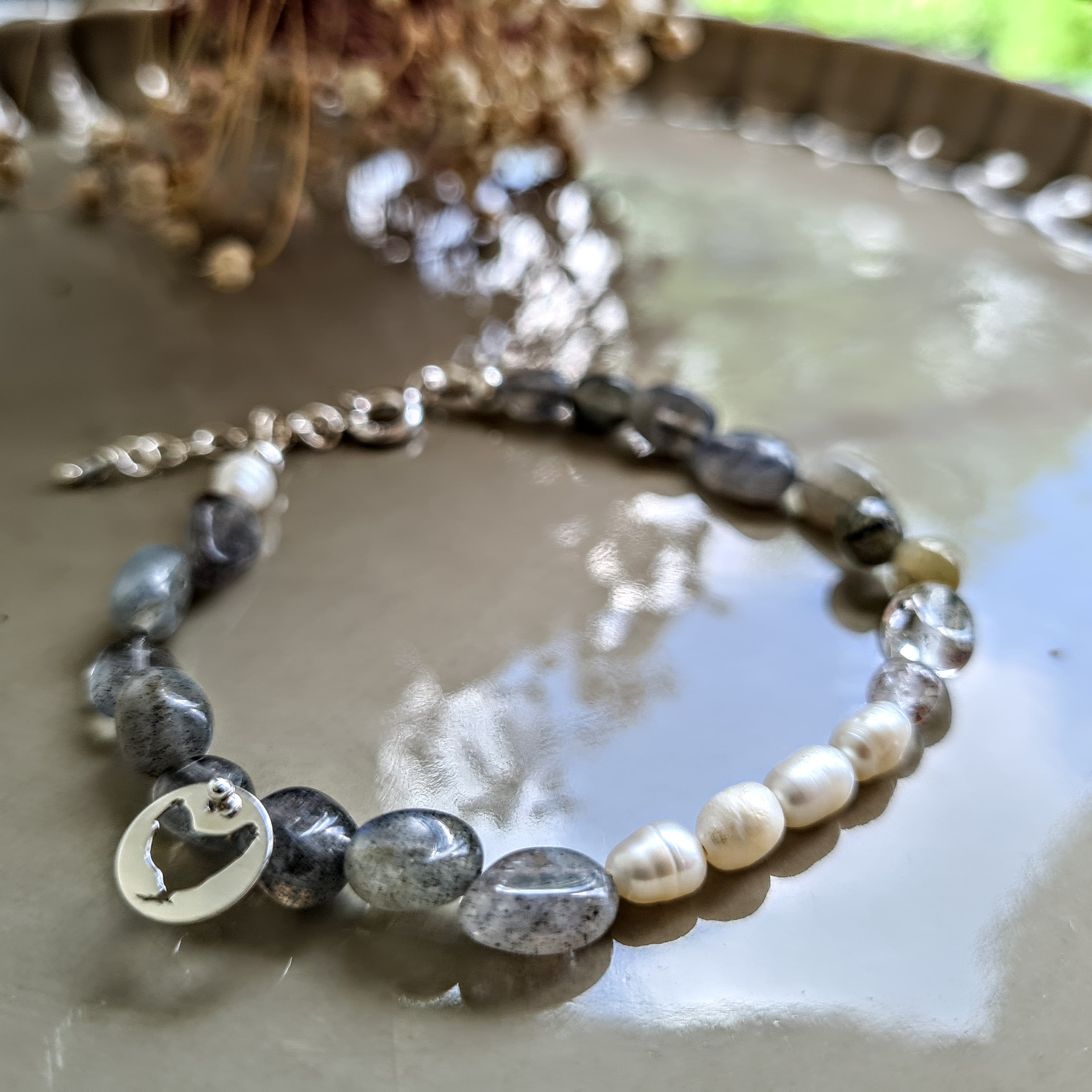 Armband Hidden Intuition, parel, labradoriet