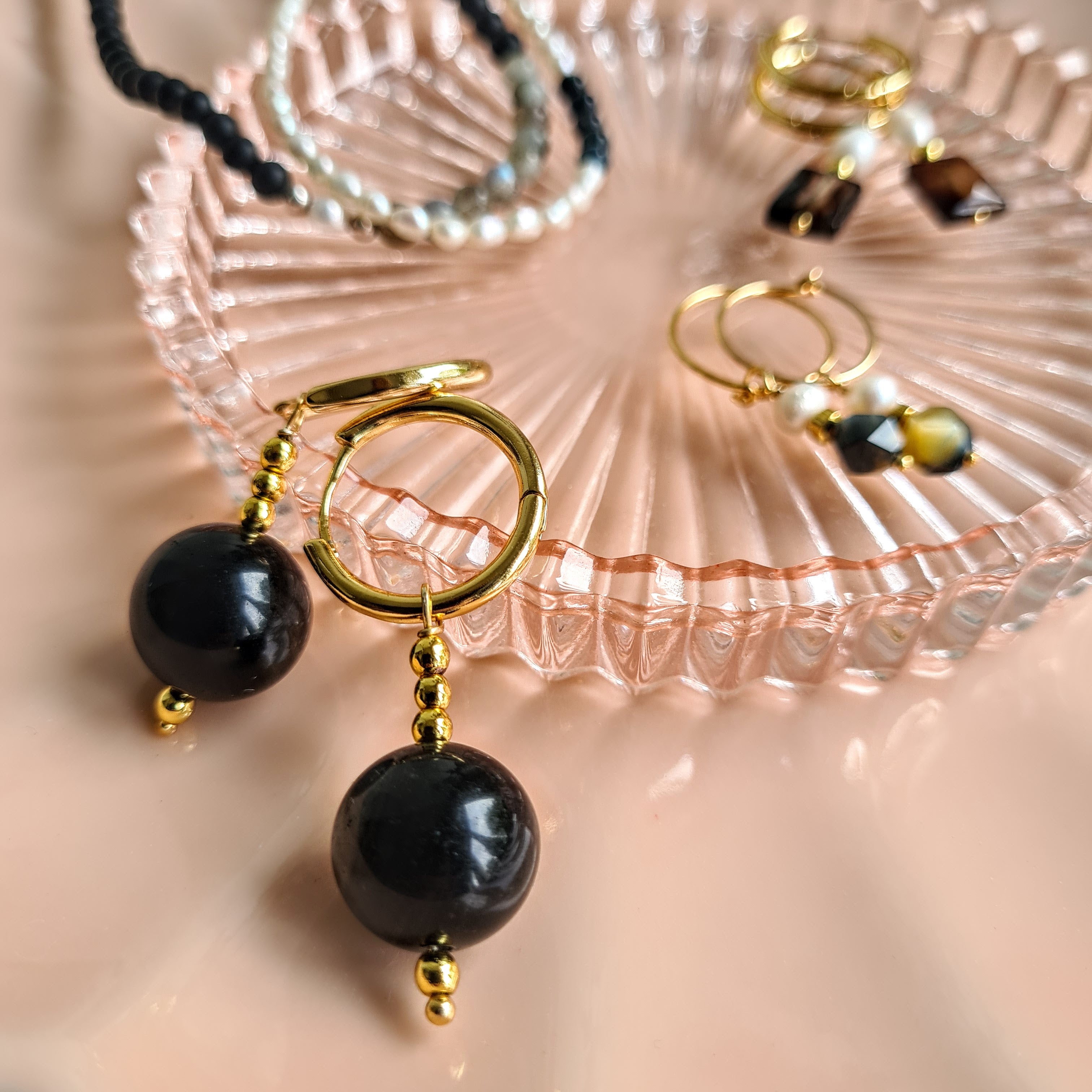 Oorringen Your Sense, goud obsidiaan