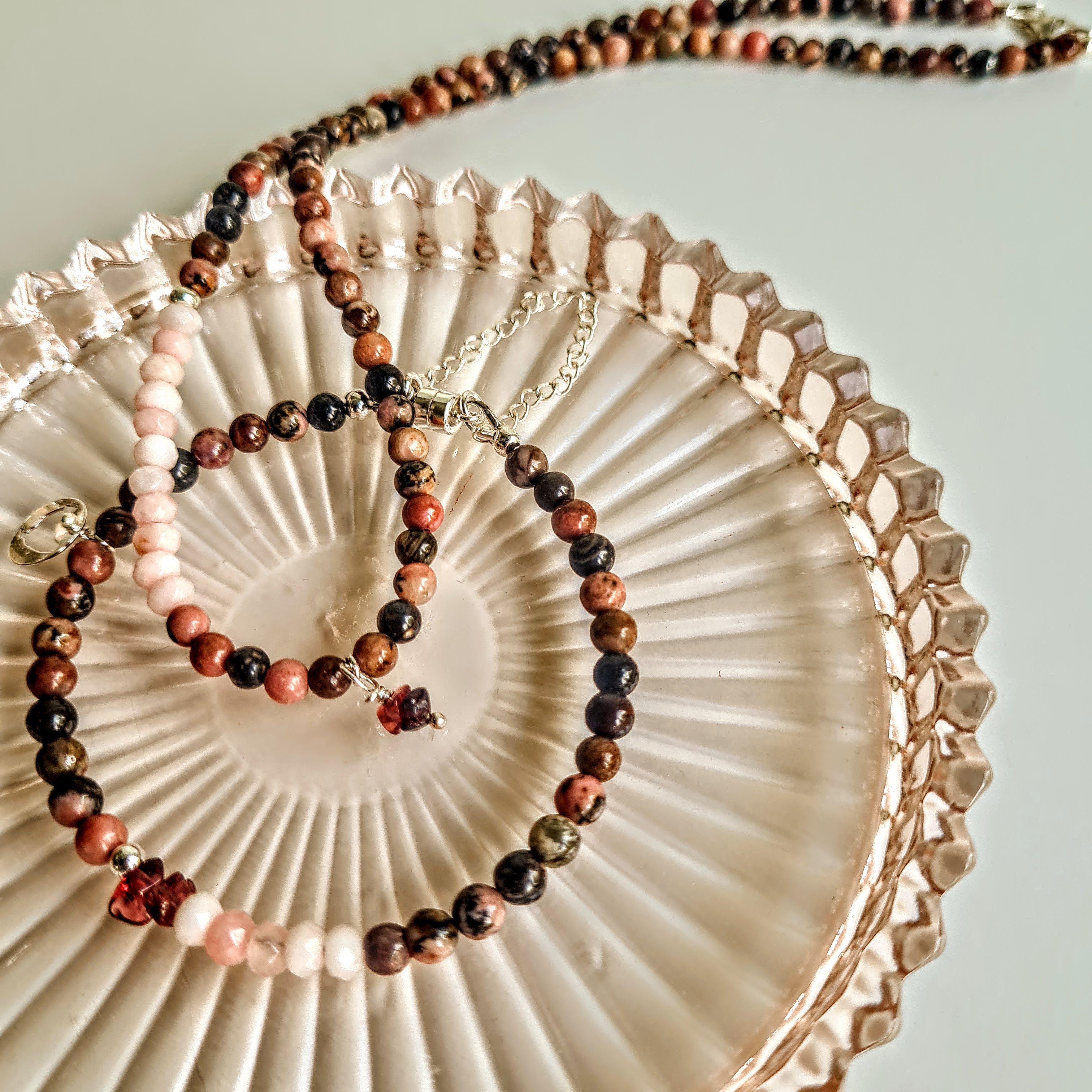 Armband Live Twice, rhodoniet en granaat