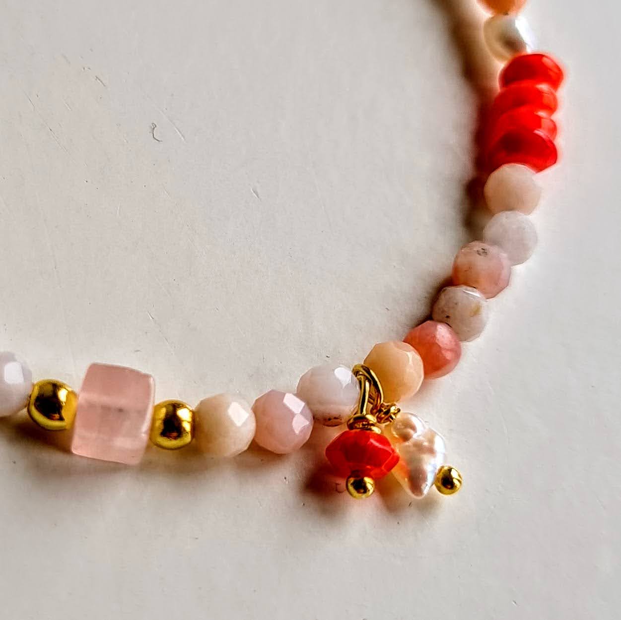 Armband Soft Energy, met opaal, koraal en parel