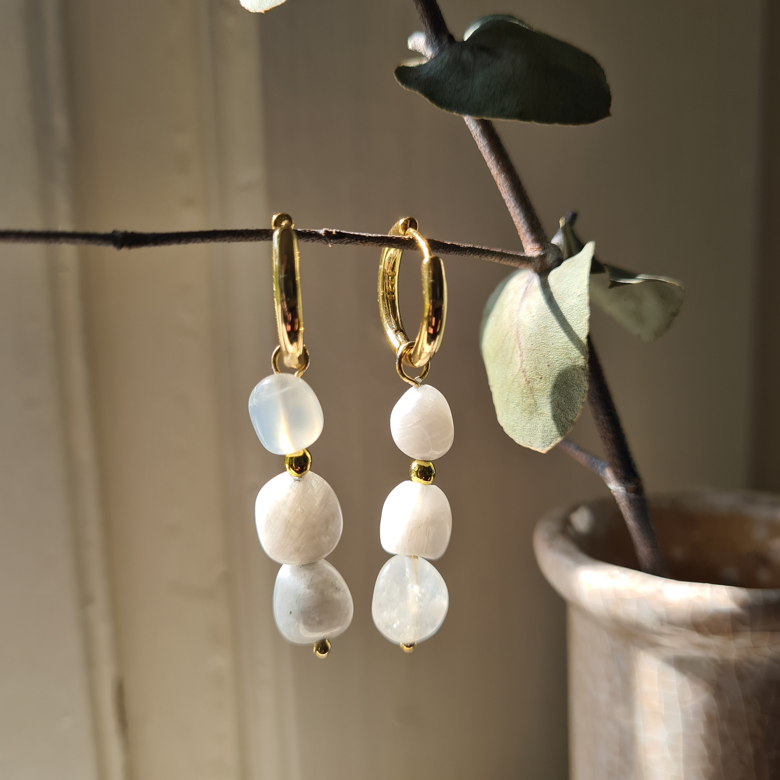 Oorbellen Soul Spirit, halfdoorschijnende witte maansteen