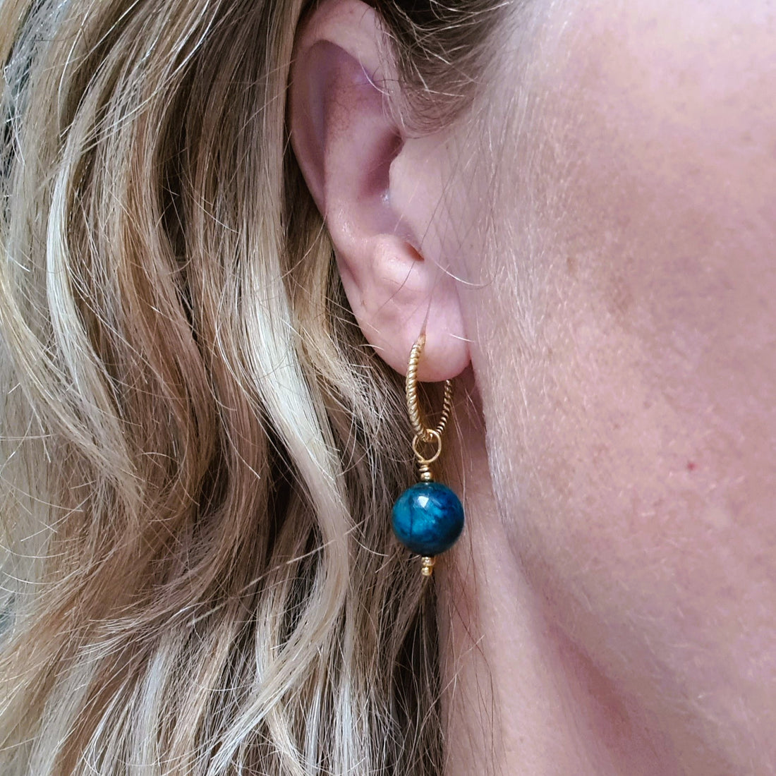 Oorbellen True Paradise, gekleurd blauw-groen tijgeroog