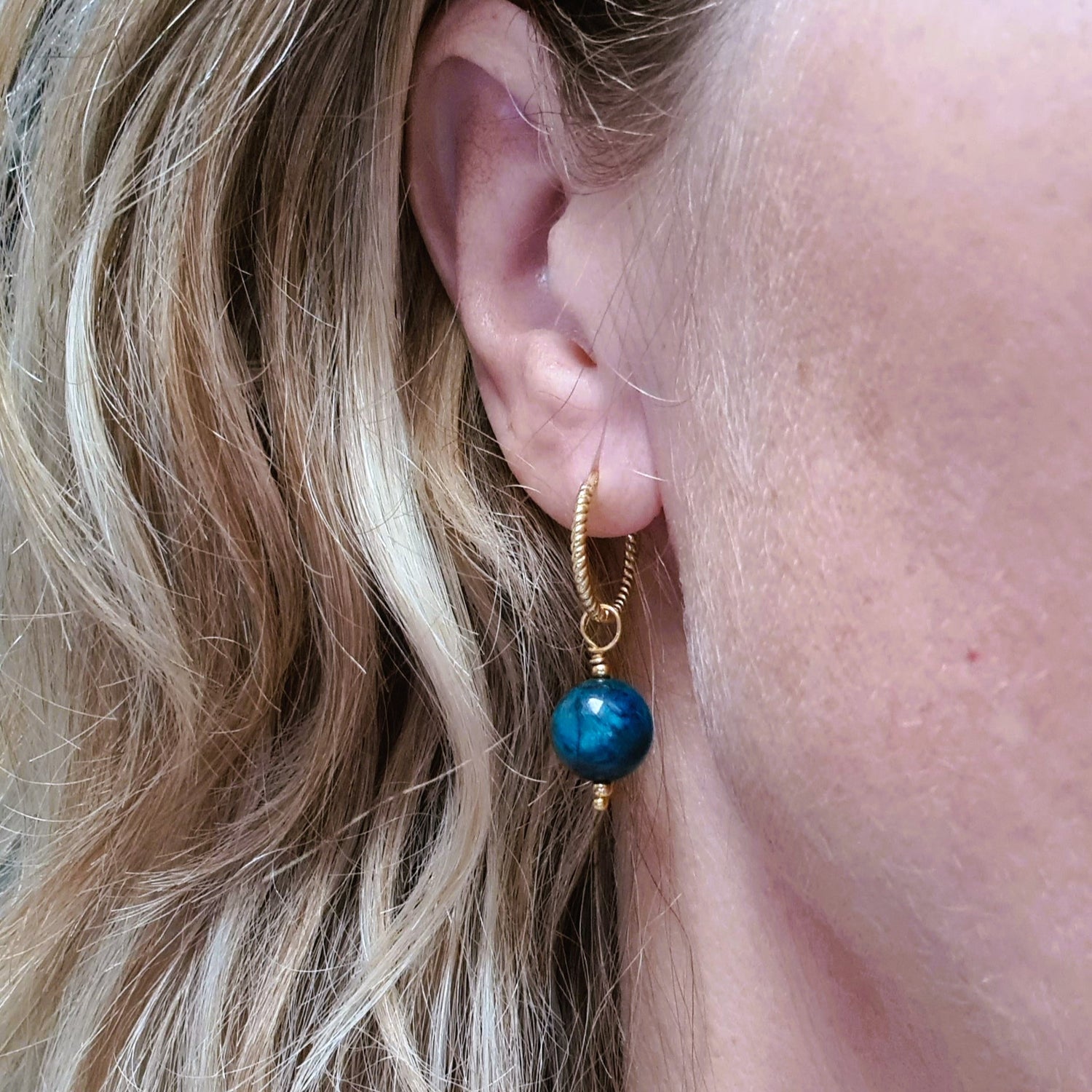 Oorbellen True Paradise, gekleurd blauw-groen tijgeroog