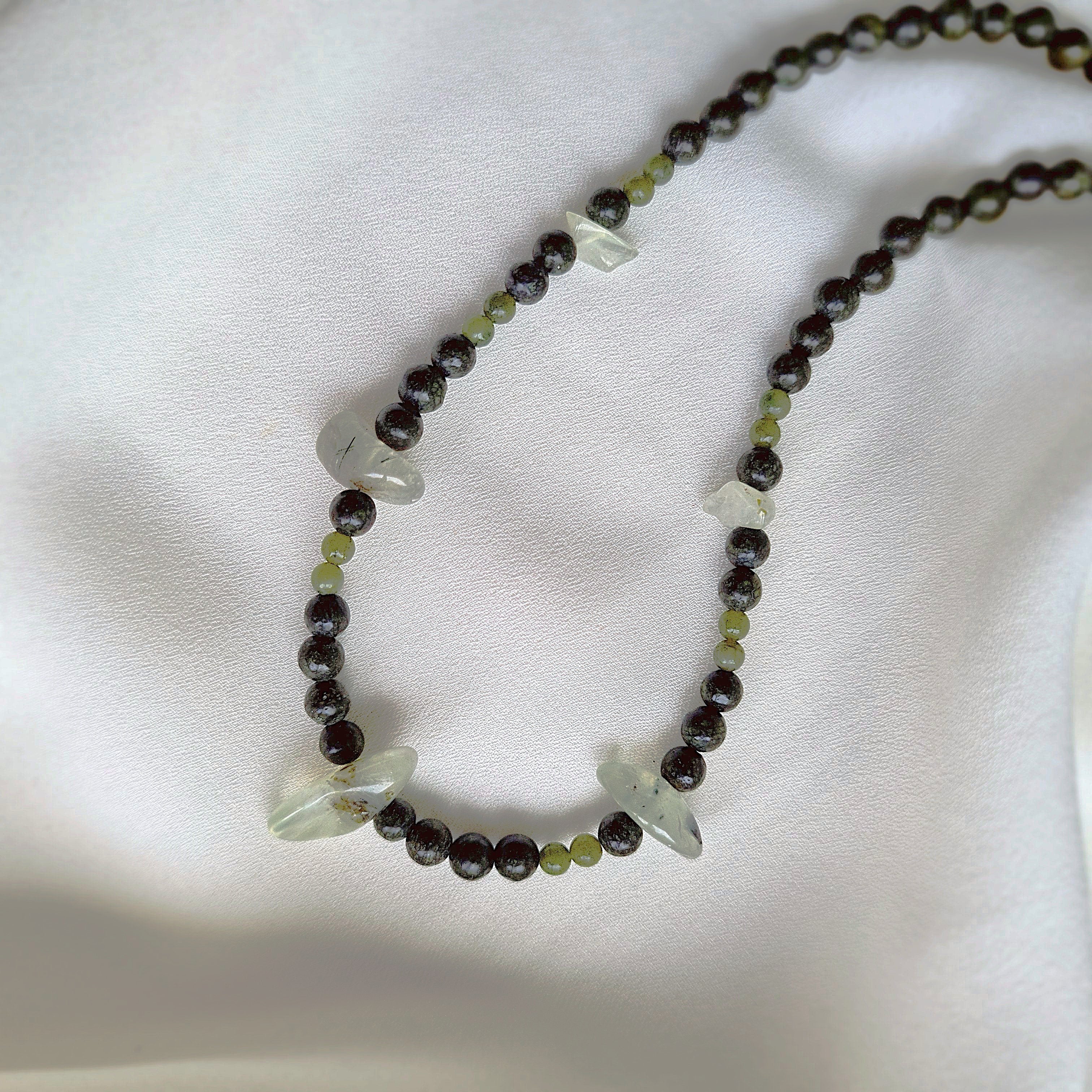 Ketting Green Path, groene zoïsiet, prehniet, serpentijn