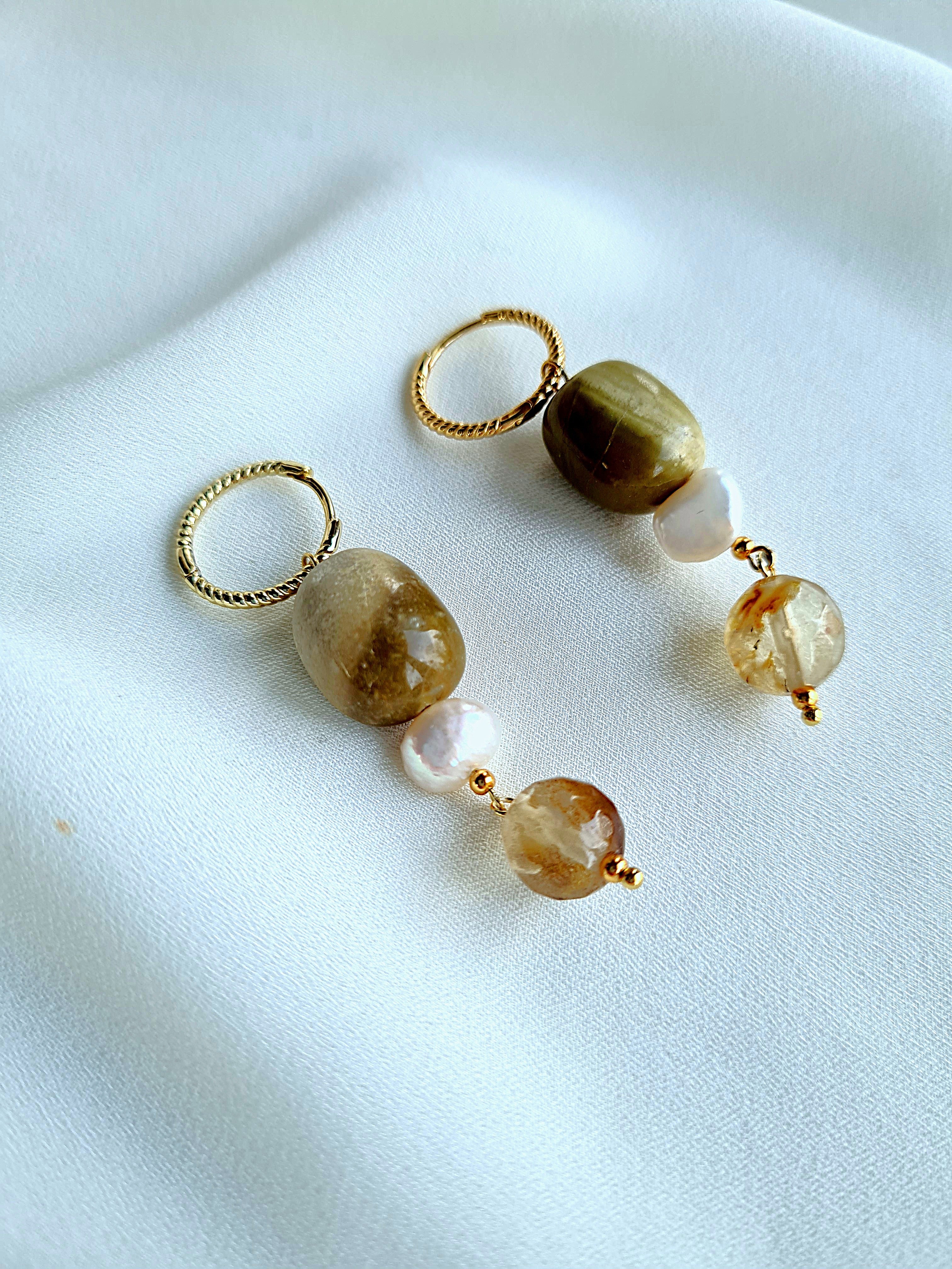 Oorbellen Green Olives, groene opaal, toermalijn, parel