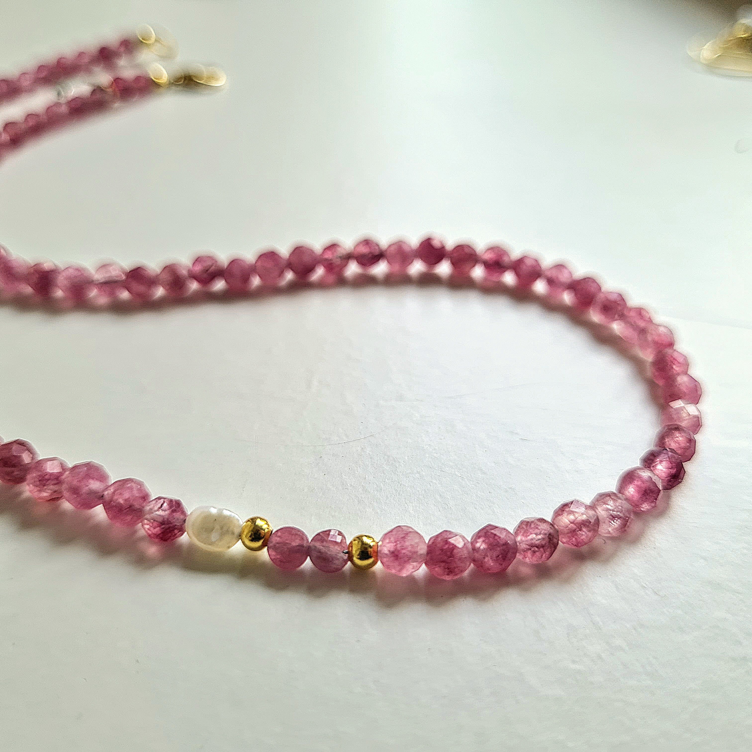 Ketting Yourself, toermalijn, parel