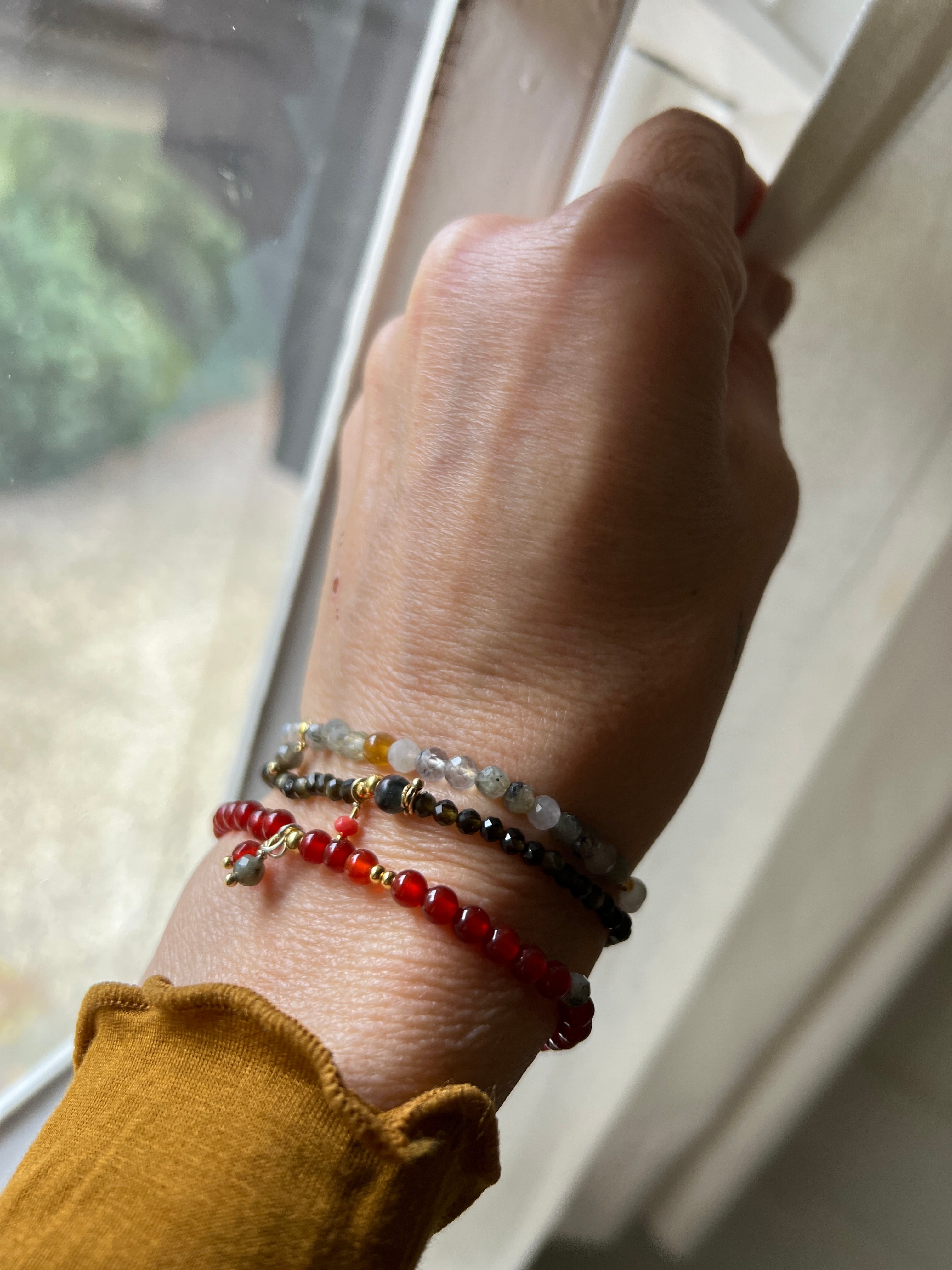 Jacky Moments: Growth, goud obsidiaan