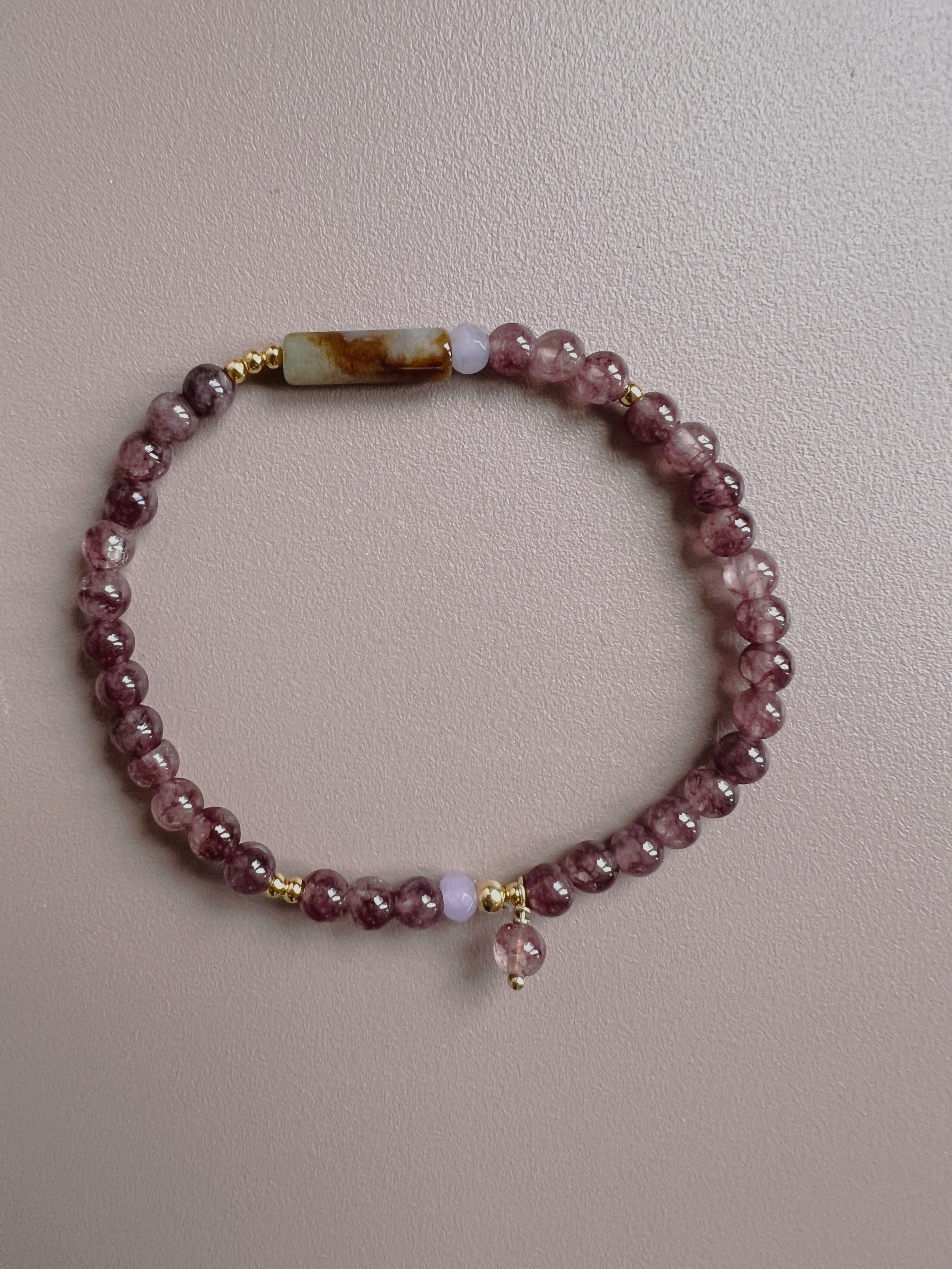 Jacky Moments: Decisions, lila lepidoliet