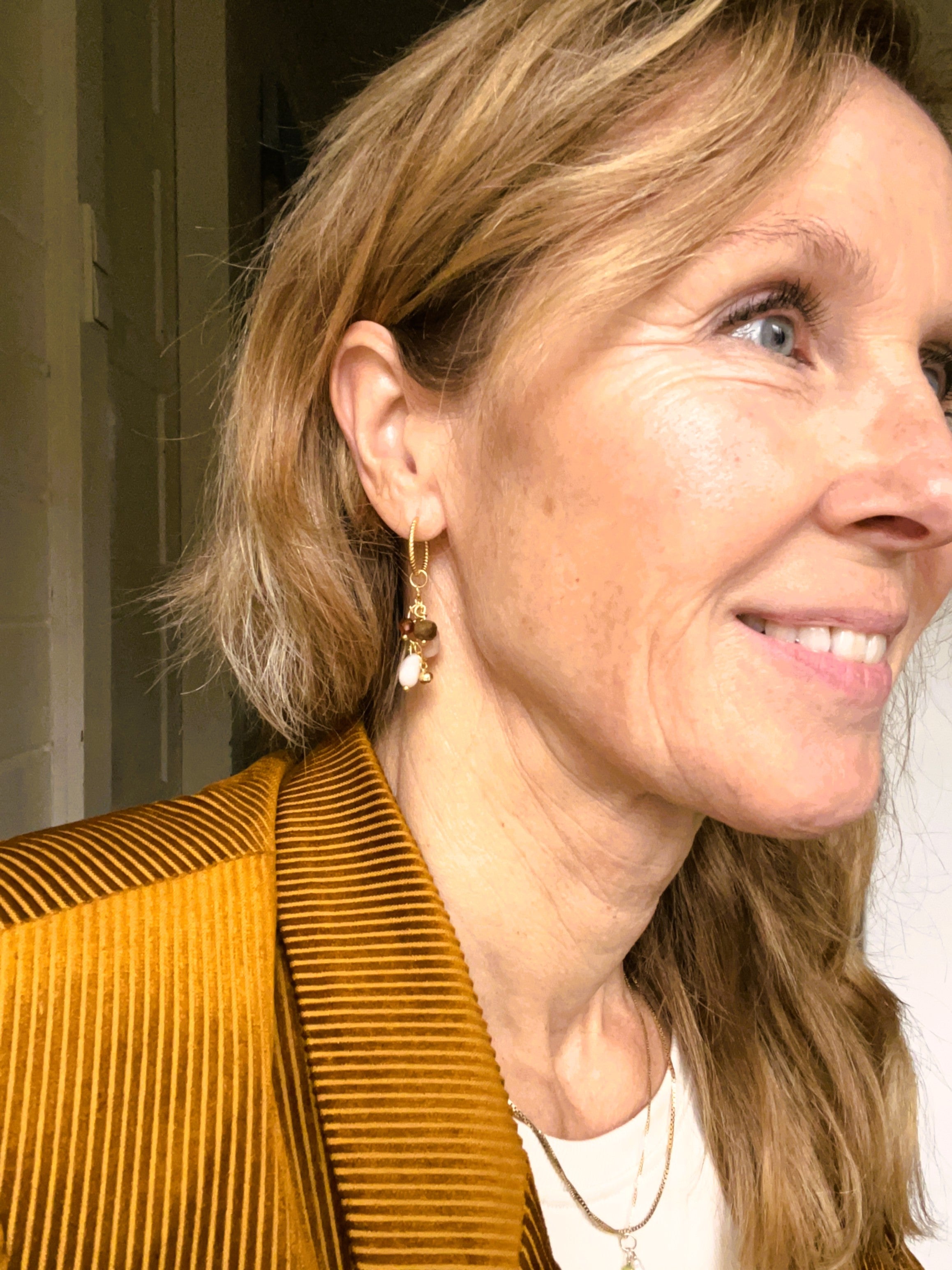 Oorbellen Smiling, bruine toermalijn, maansteen, zonnesteen, granaat