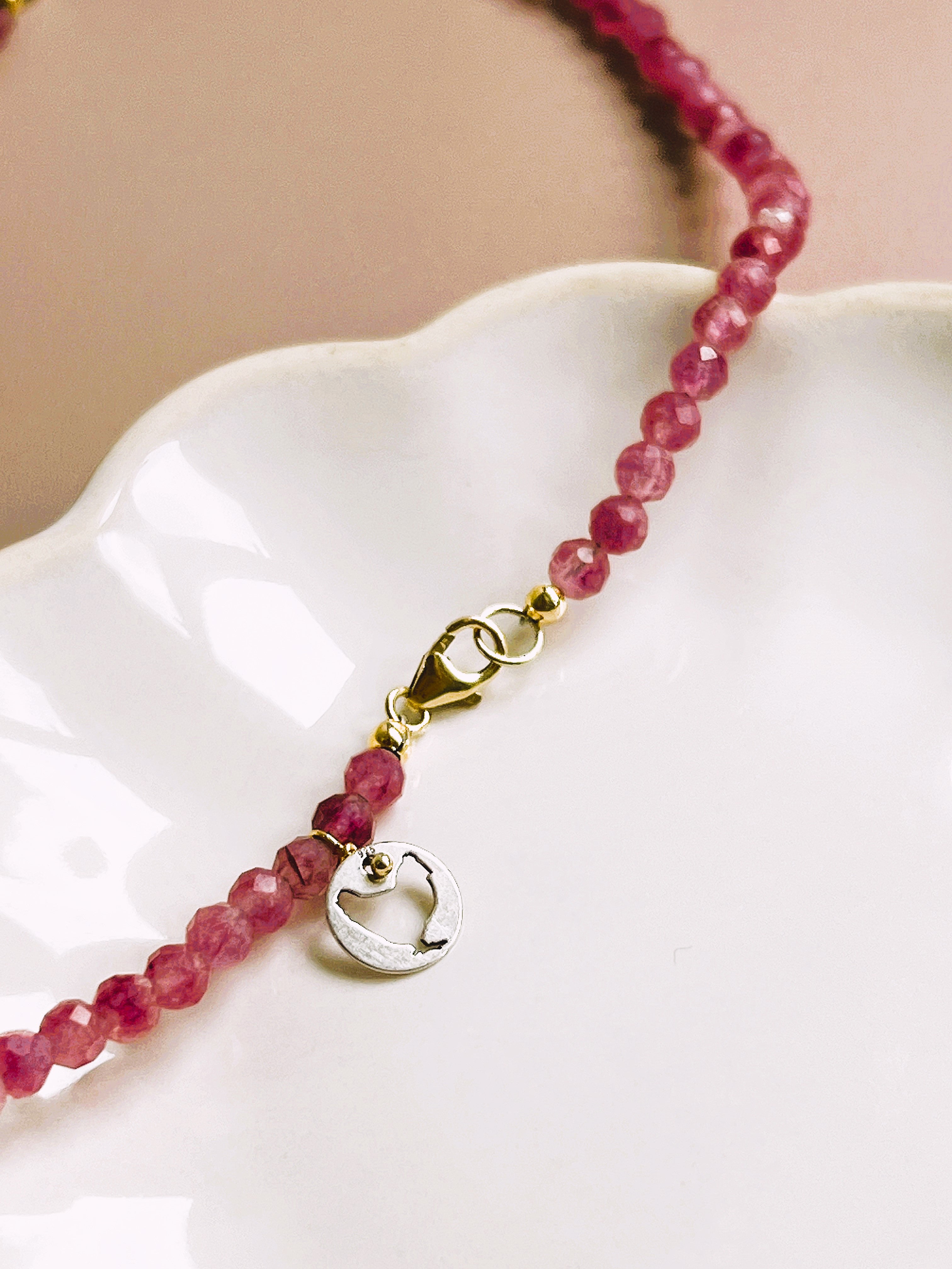 Ketting Yourself, toermalijn, parel