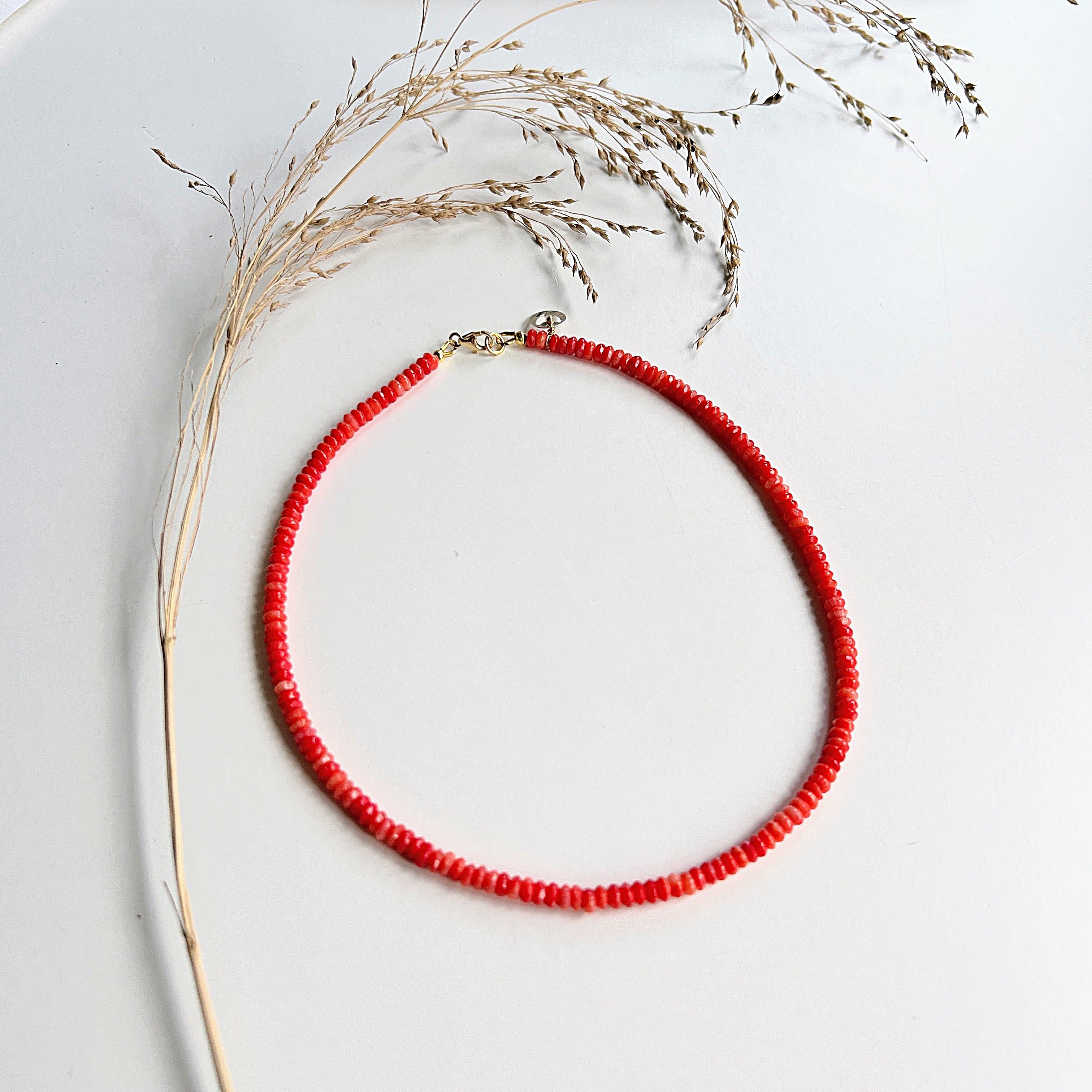 Ketting Happiness, rood koraal