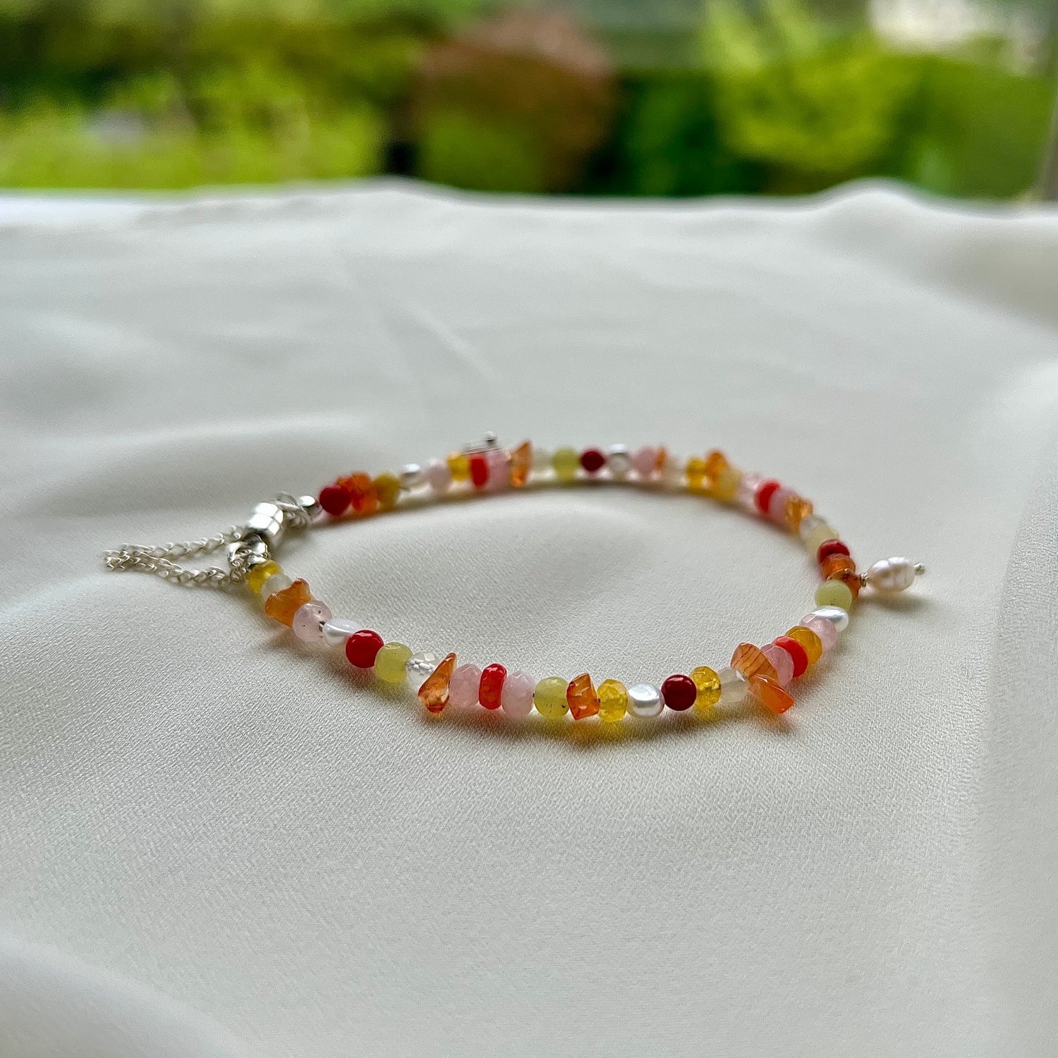 Armband Adventure, koraal, parel, rozekwarts, carneool, agaat