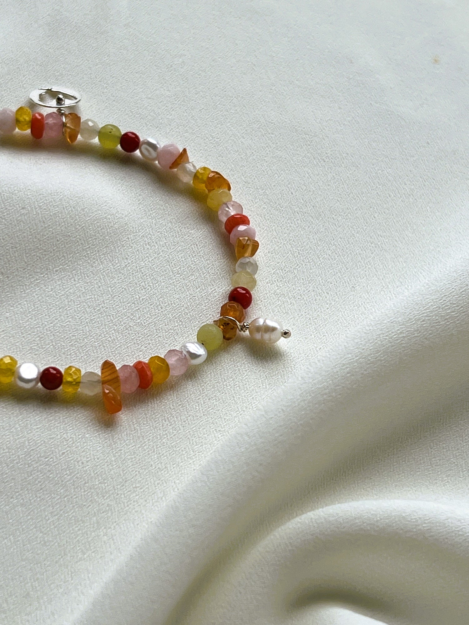 Armband Adventure, koraal, parel, rozekwarts, carneool, agaat