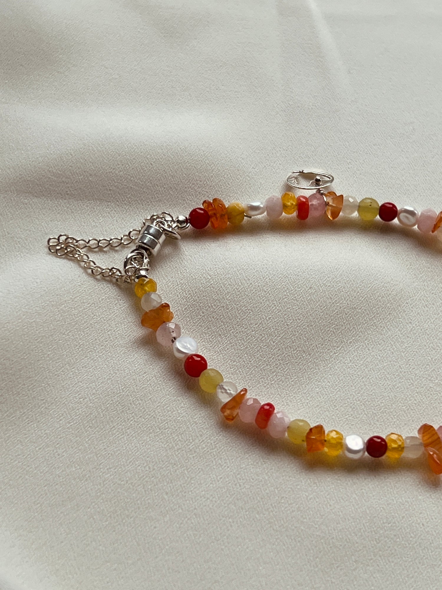 Armband Adventure, koraal, parel, rozekwarts, carneool, agaat