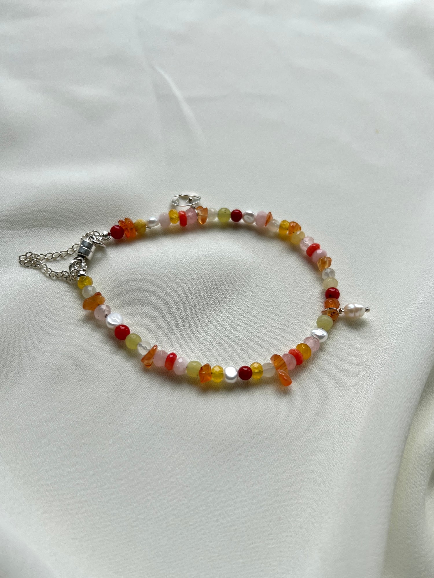 Armband Adventure, koraal, parel, rozekwarts, carneool, agaat