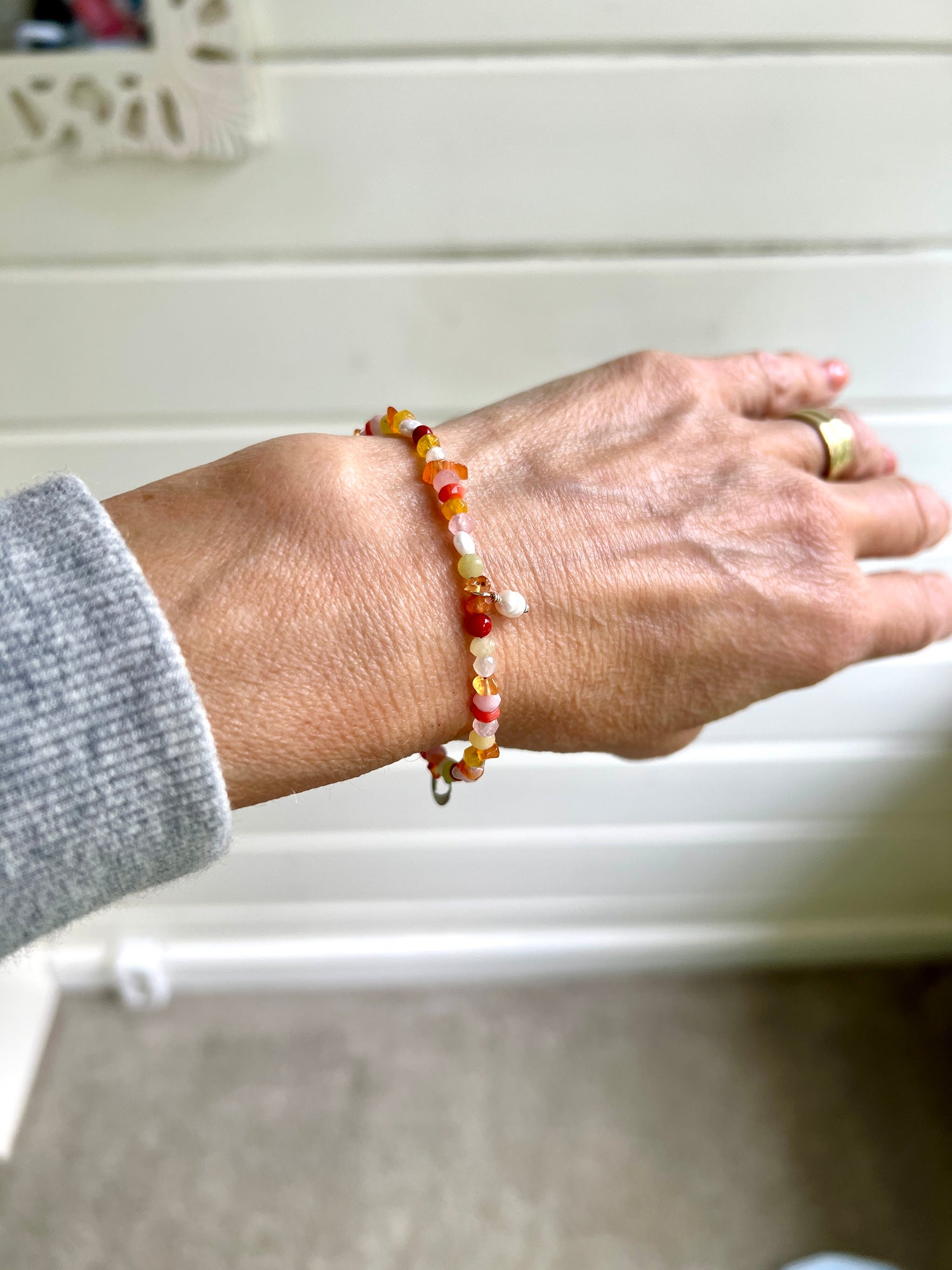 Armband Adventure, koraal, parel, rozekwarts, carneool, agaat