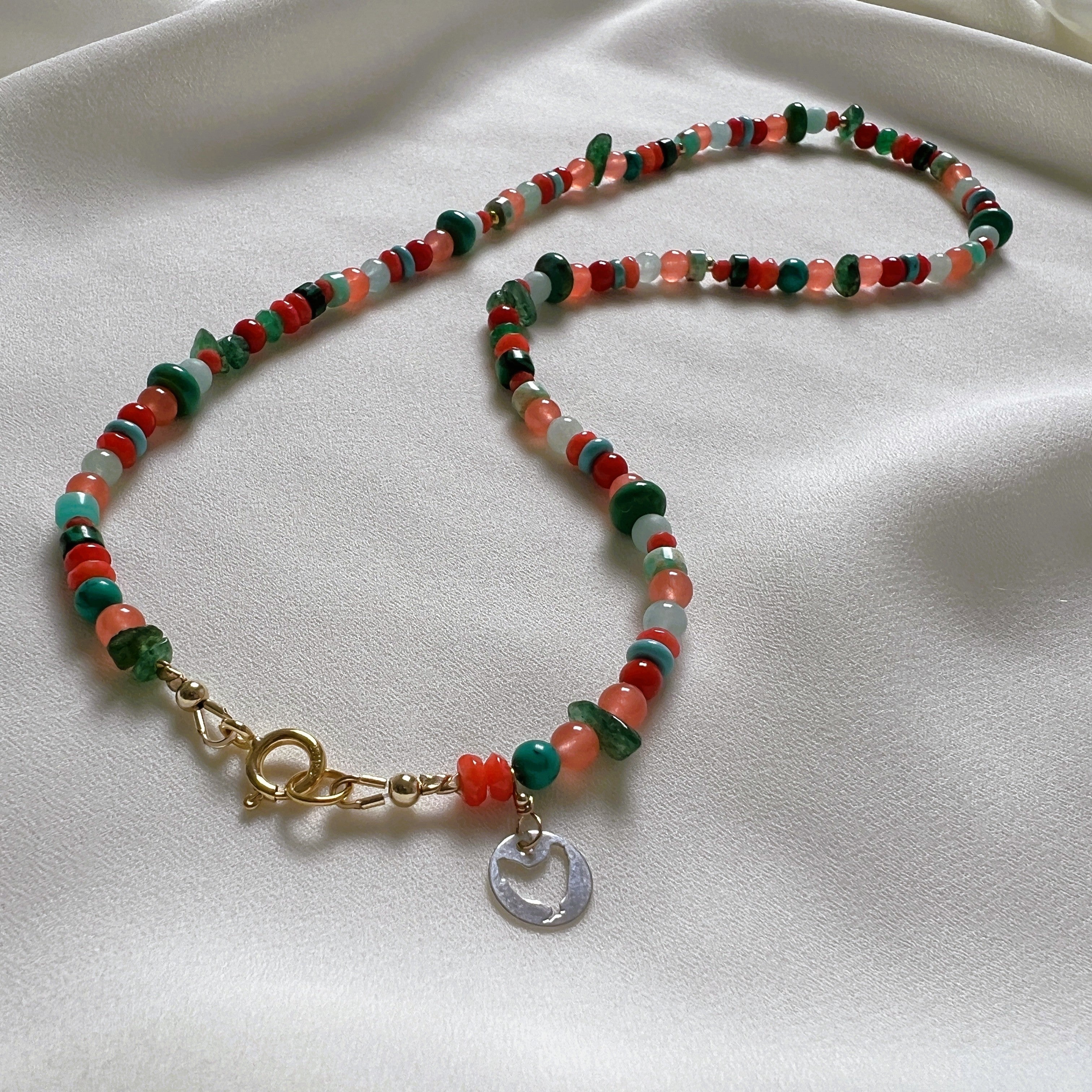 Ketting In Bloom, malachiet, amazoniet, koraal