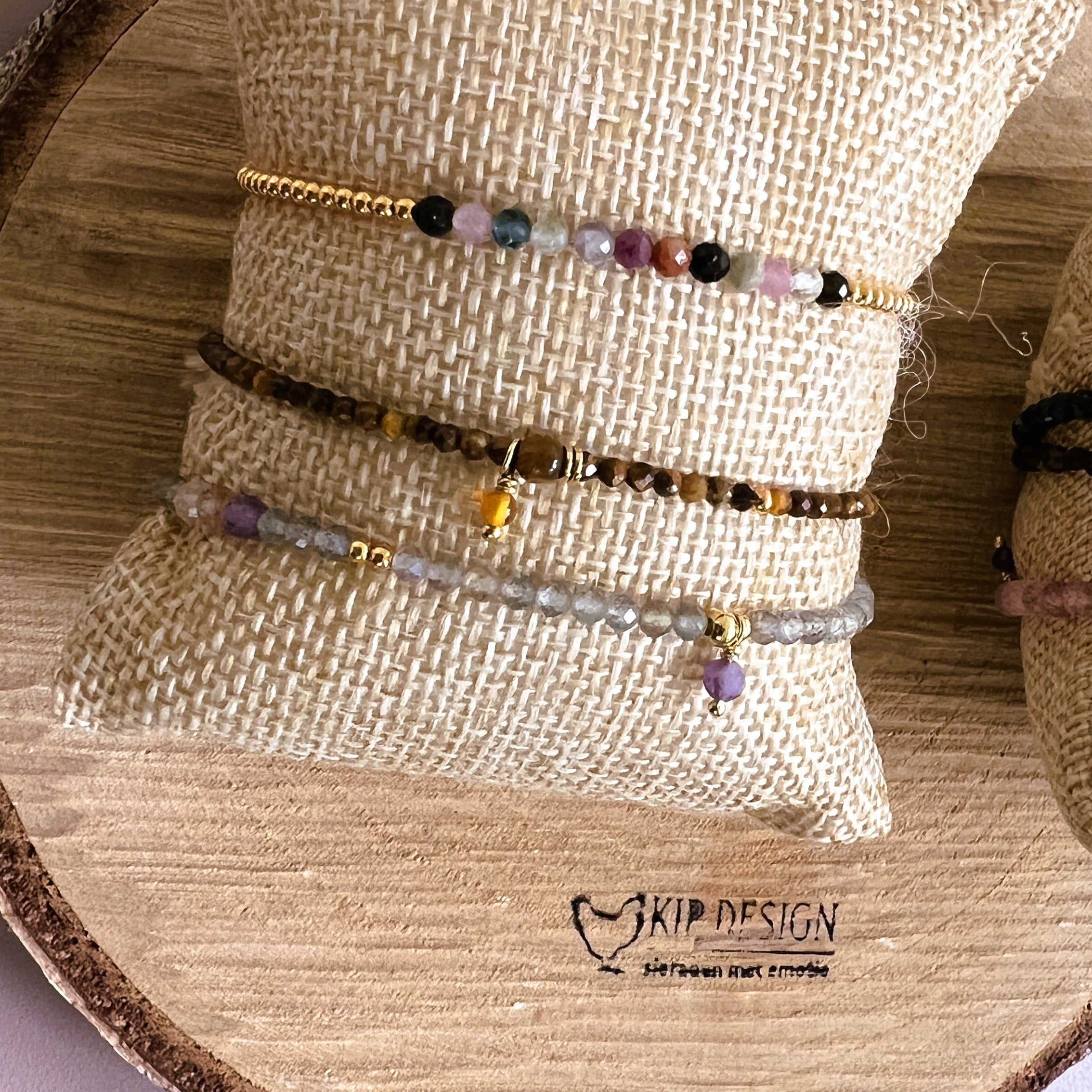 Jacky Moments: Protection, toermalijn