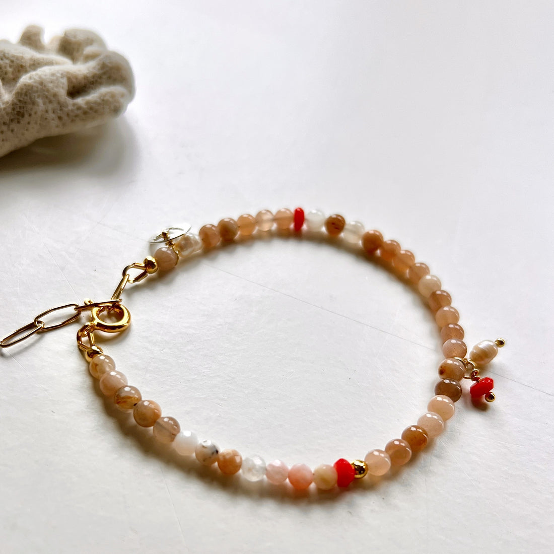 Armband Endless Story, met zonnesteen, opaal, koraal