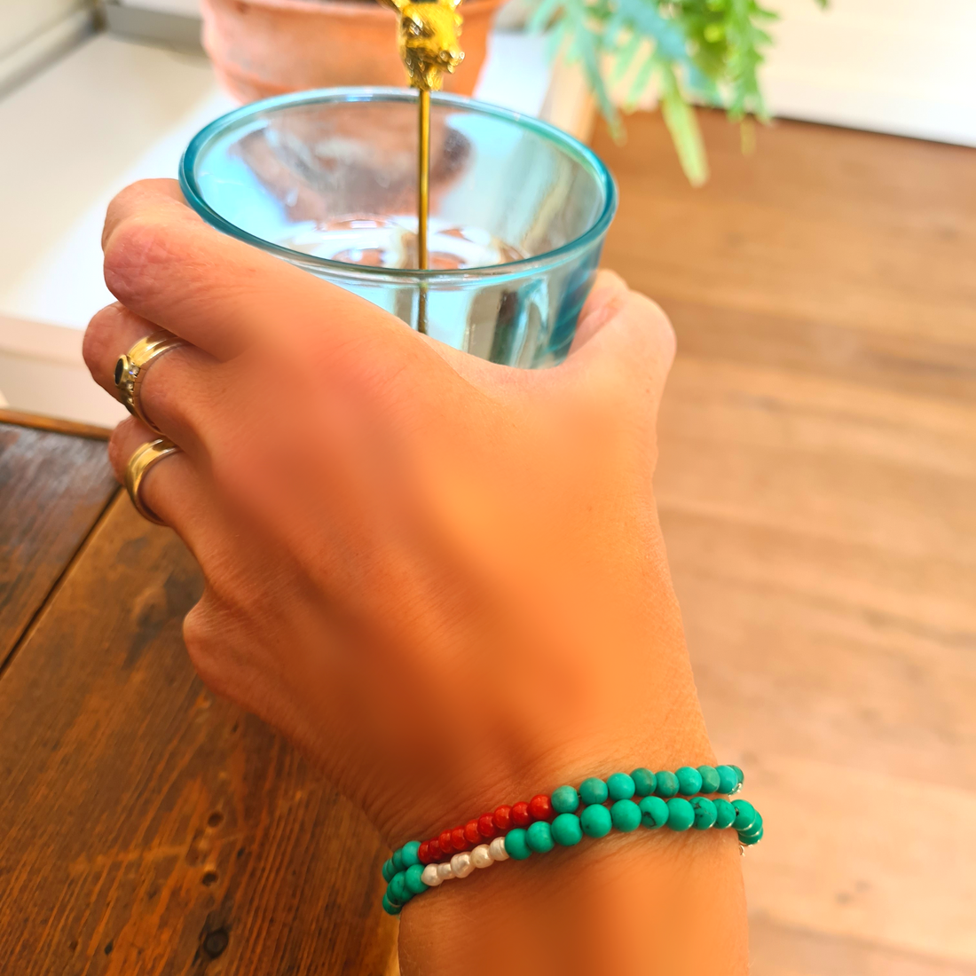 Armband Wide Awake, turquoise magnesiet en koraal