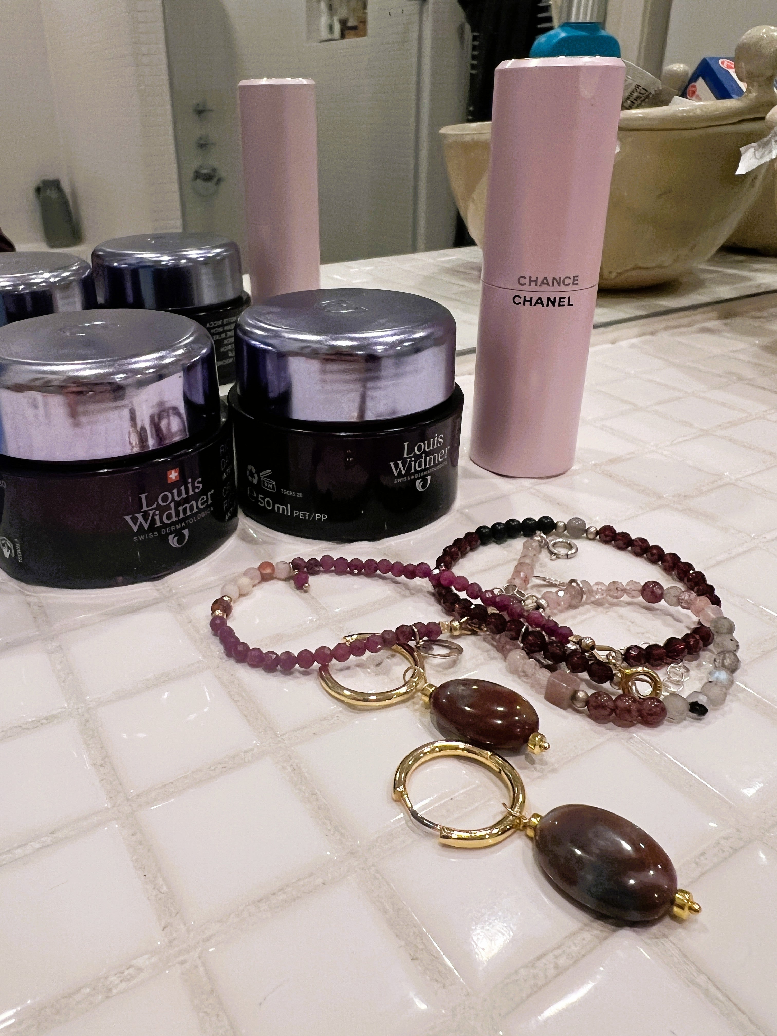 Oorbellen Inner Balance, donkerrood India agaat