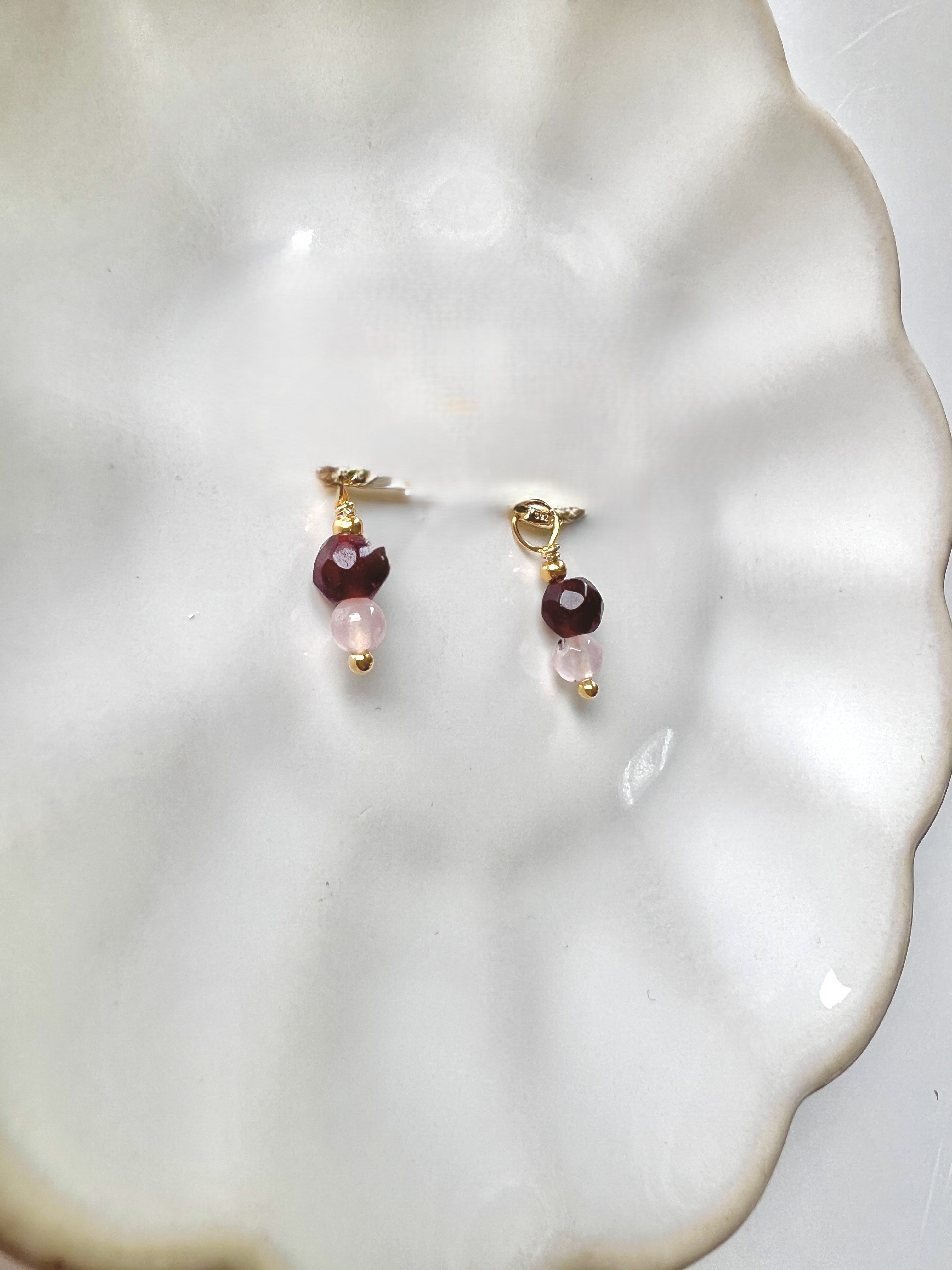 Bedel - hanger Spirit of Love, granaat, rozekwarts