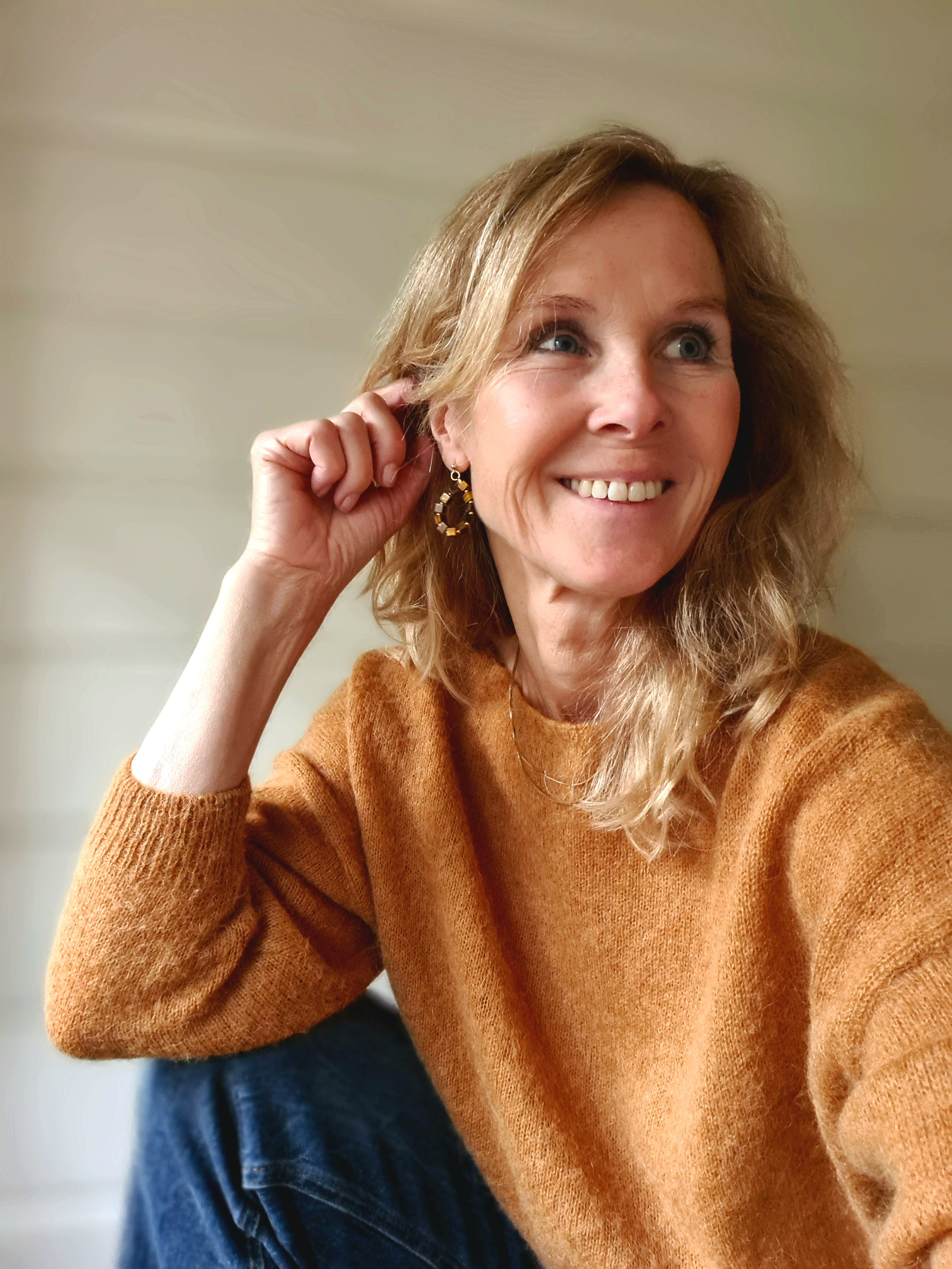 Oorbellen Bon Courage, gouden tijgeroog