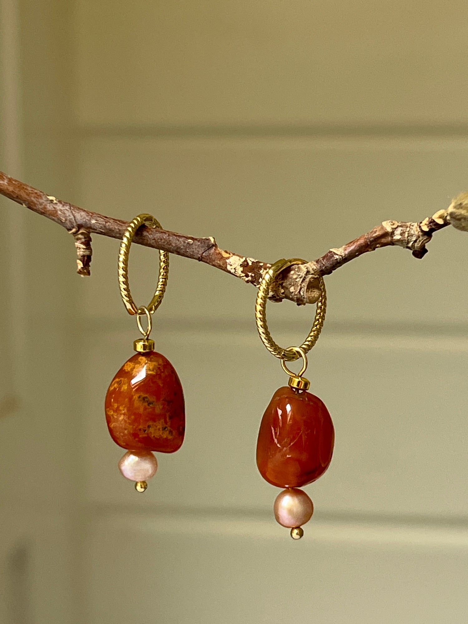 Oorbellen Bonjour Amour, carneool, roze parel