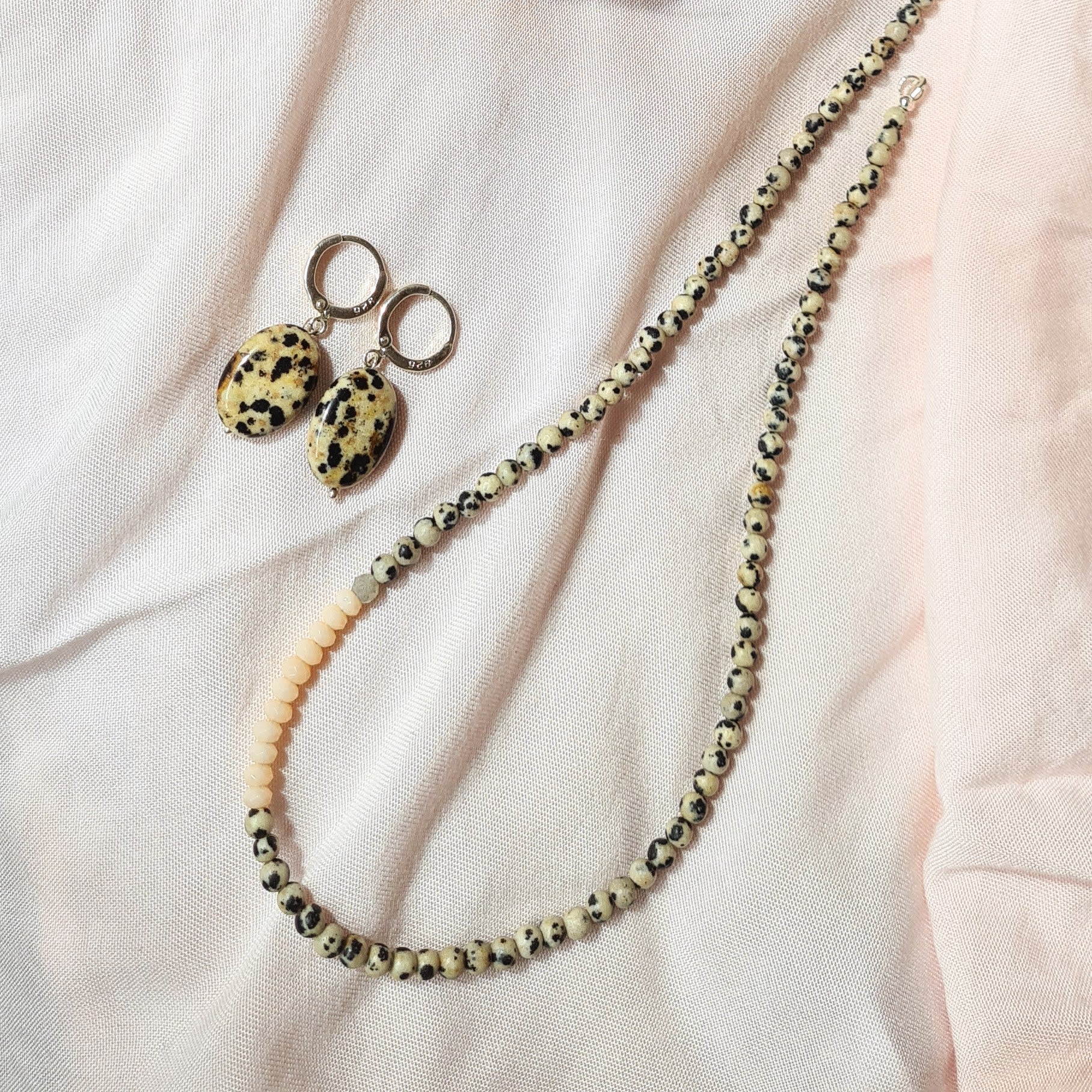 Ketting Black Dot, dalmatier jaspis, jade