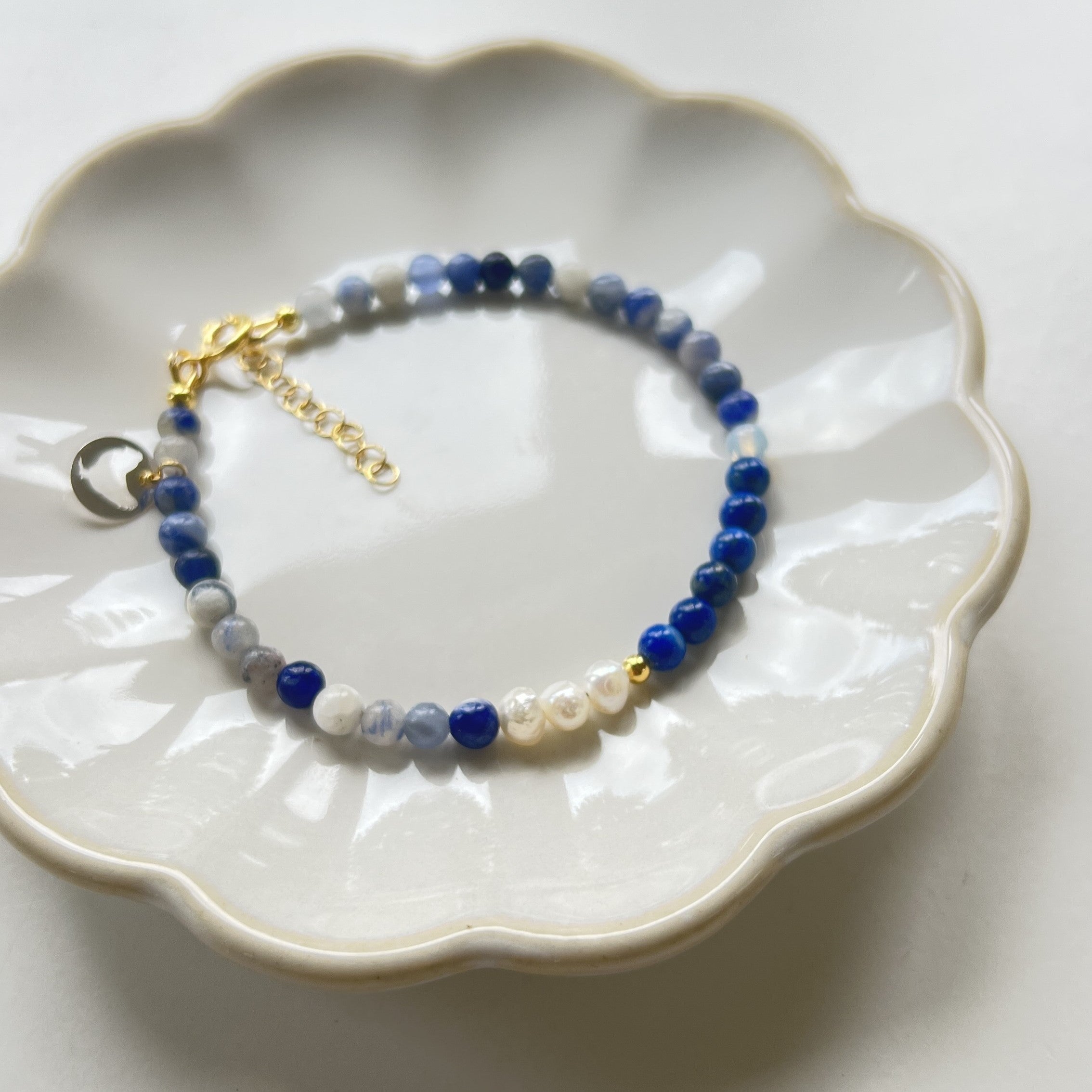 Armband Happy Blues, lapis lazuli, sodaliet, parel