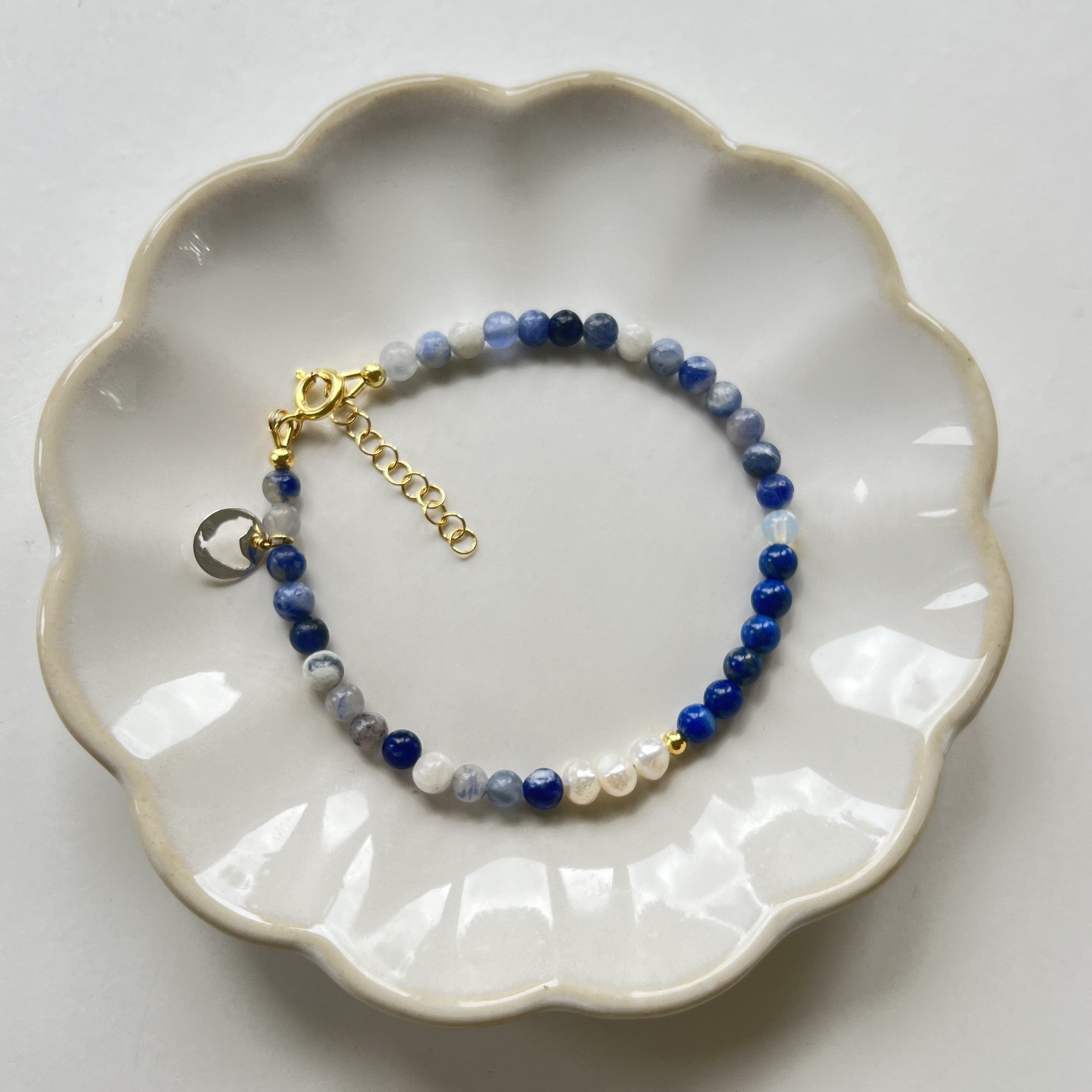 Armband Happy Blues, lapis lazuli, sodaliet, parel