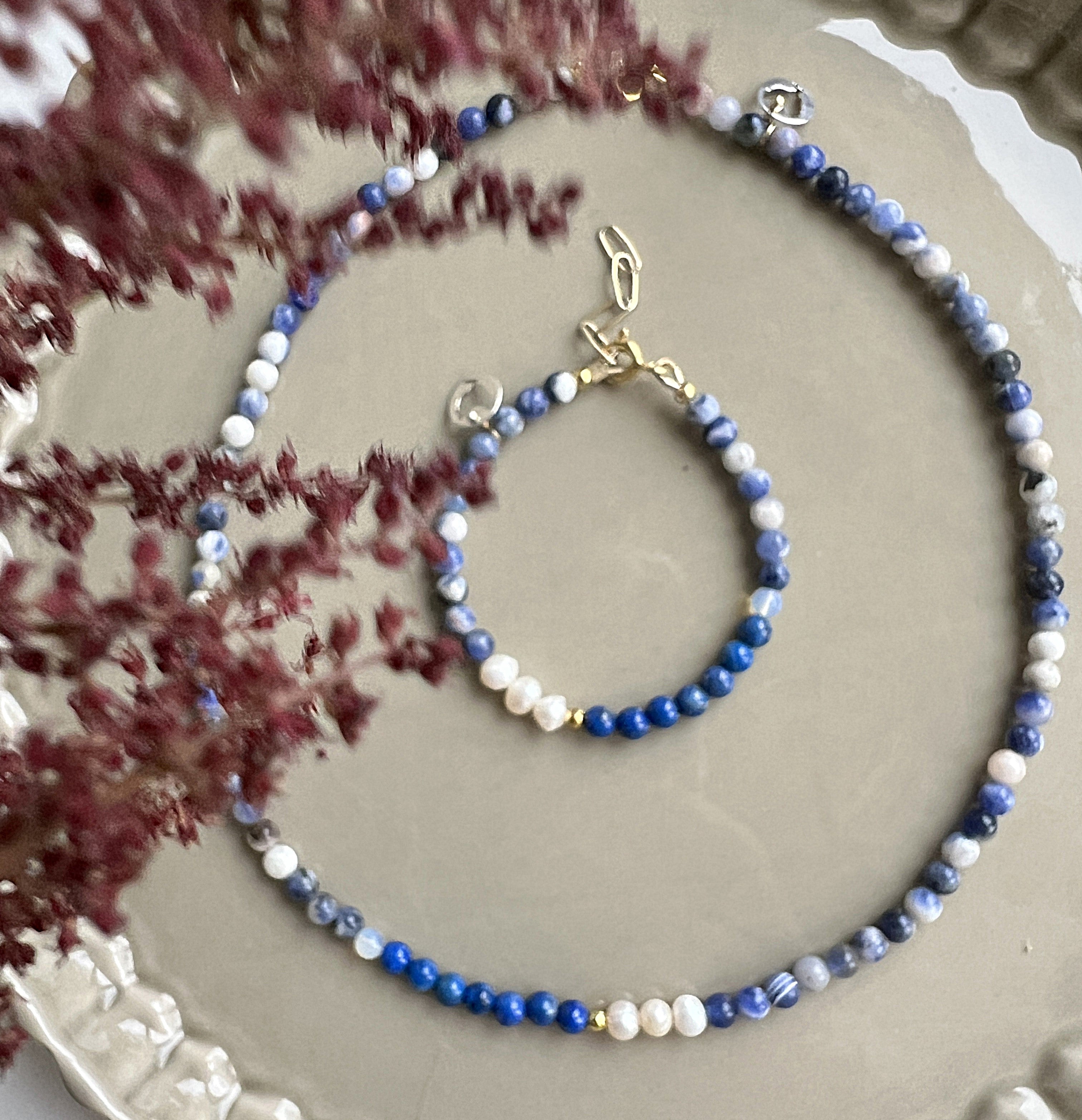 Set: Armband & Ketting Happy Blues, lapis lazuli, parel, sodaliet