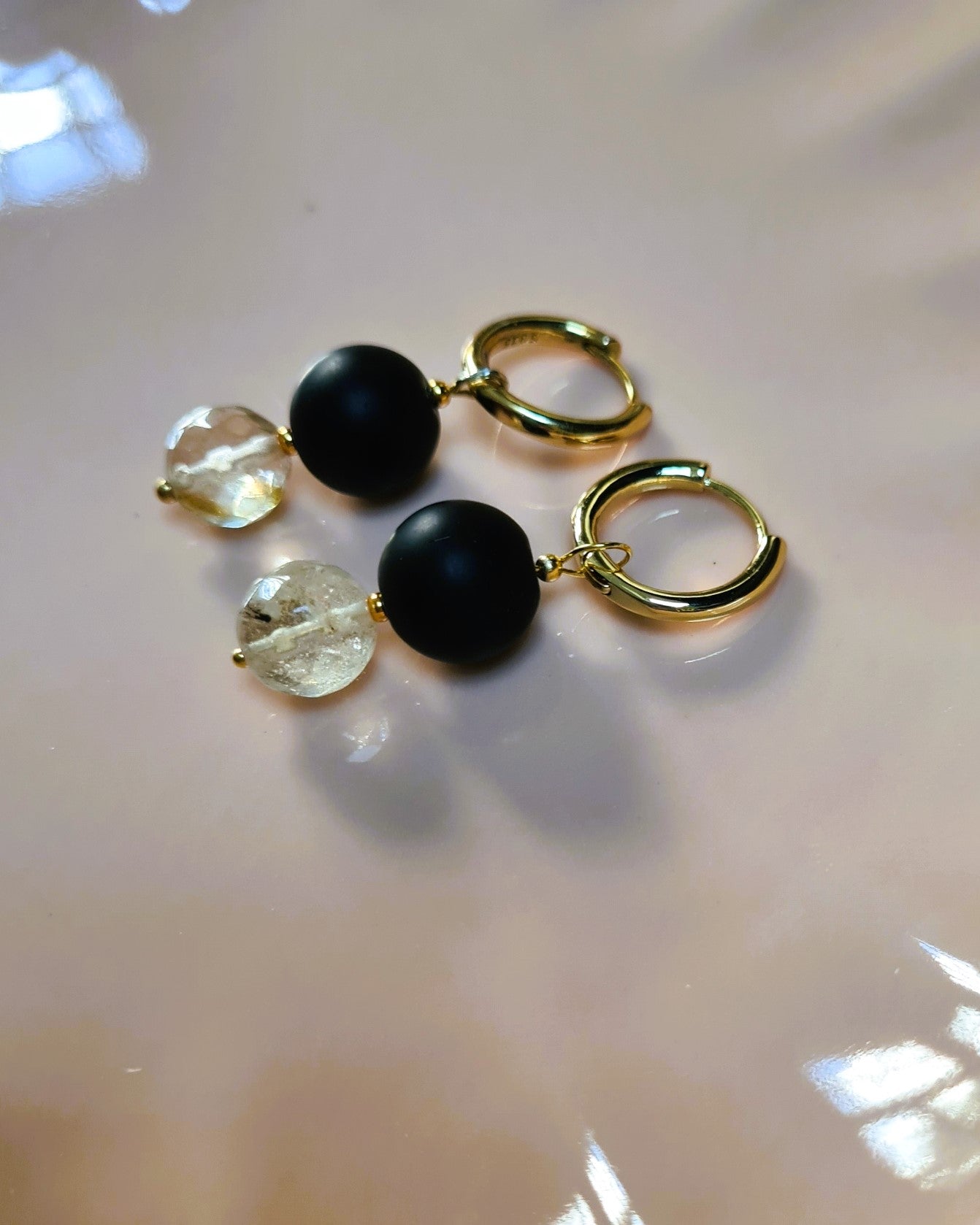 Oorbellen La Lune, toermalijn, zwarte onyx