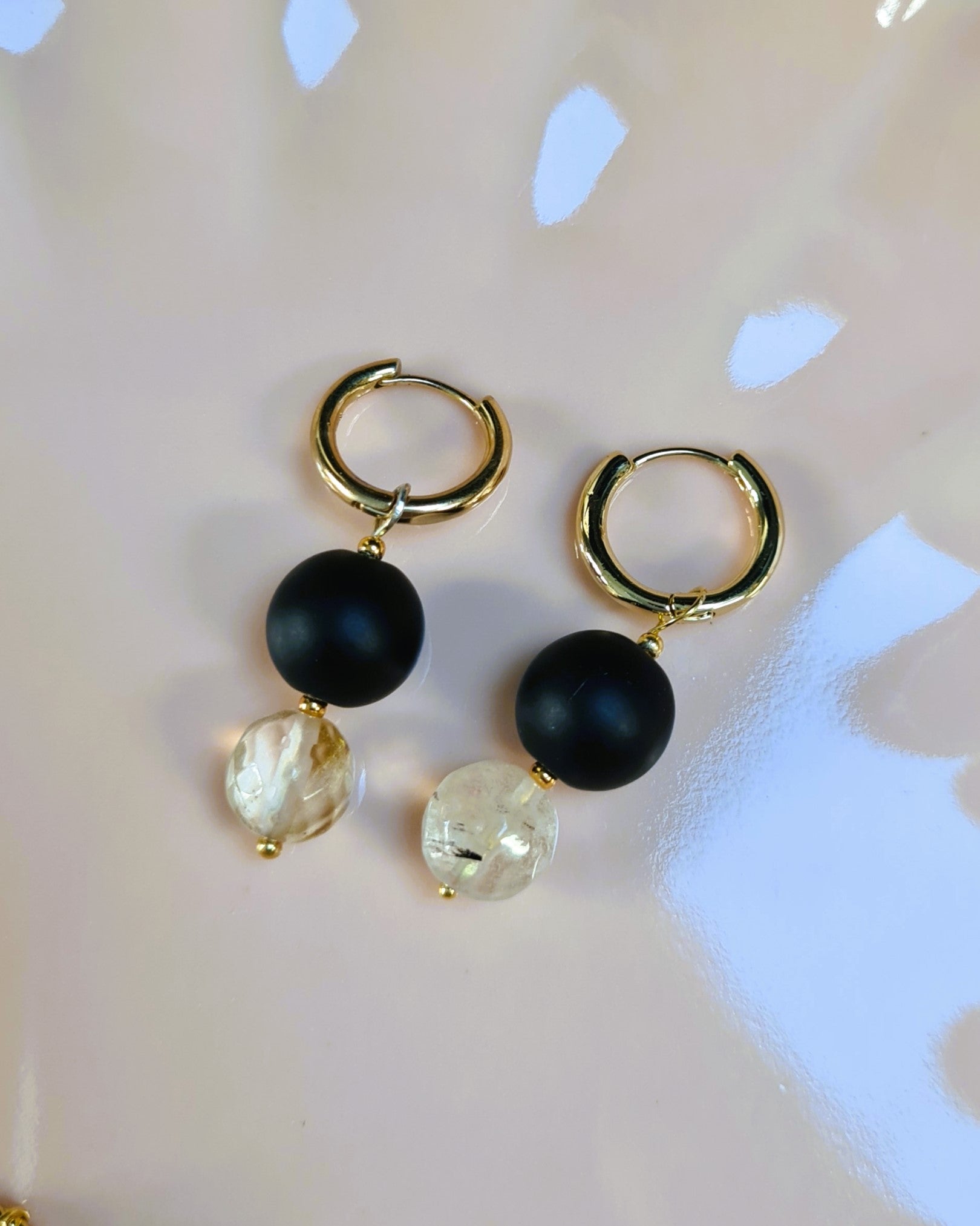 Oorbellen La Lune, toermalijn, zwarte onyx