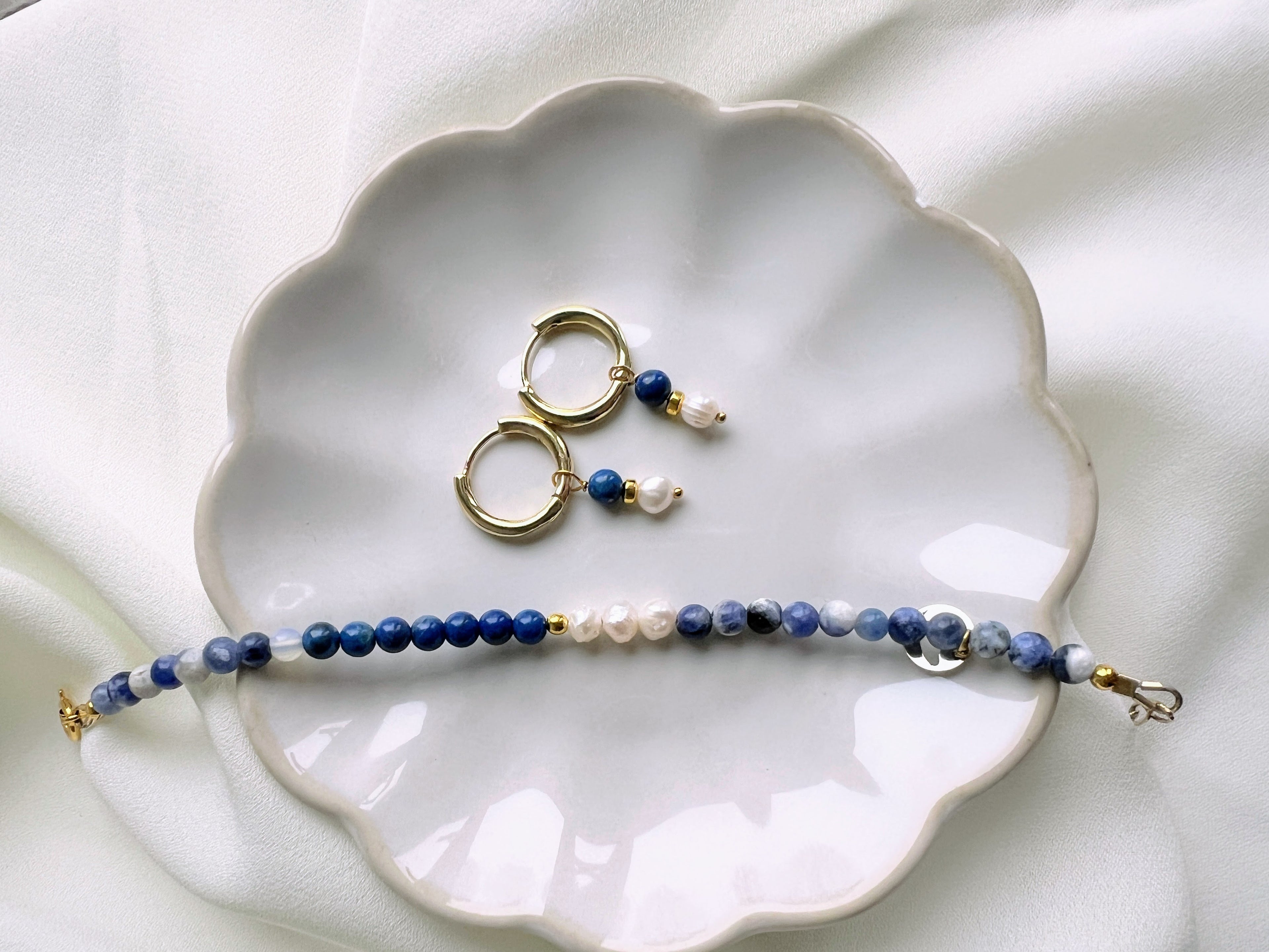 Oorbellen Happy Blues, parel, lapis lazuli