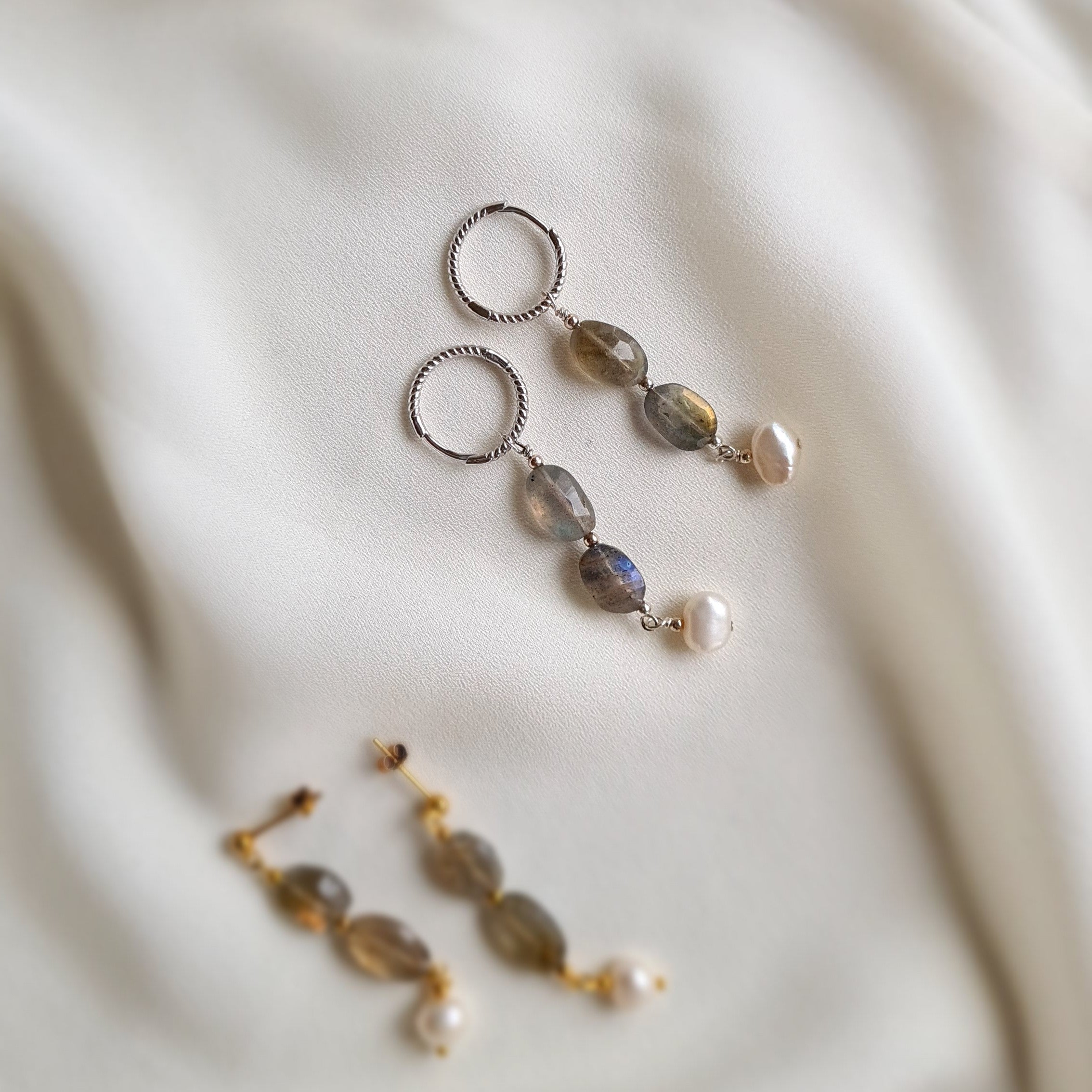 Oorbellen So True, labradoriet, parel